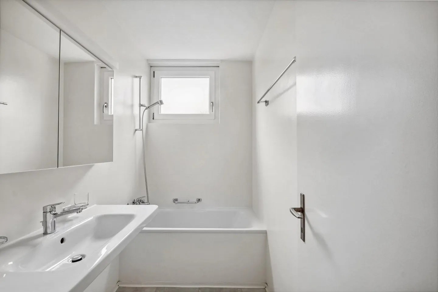 Bright 3.5-room apartment on the 5th floor with beautiful views - Photo 9 of 13