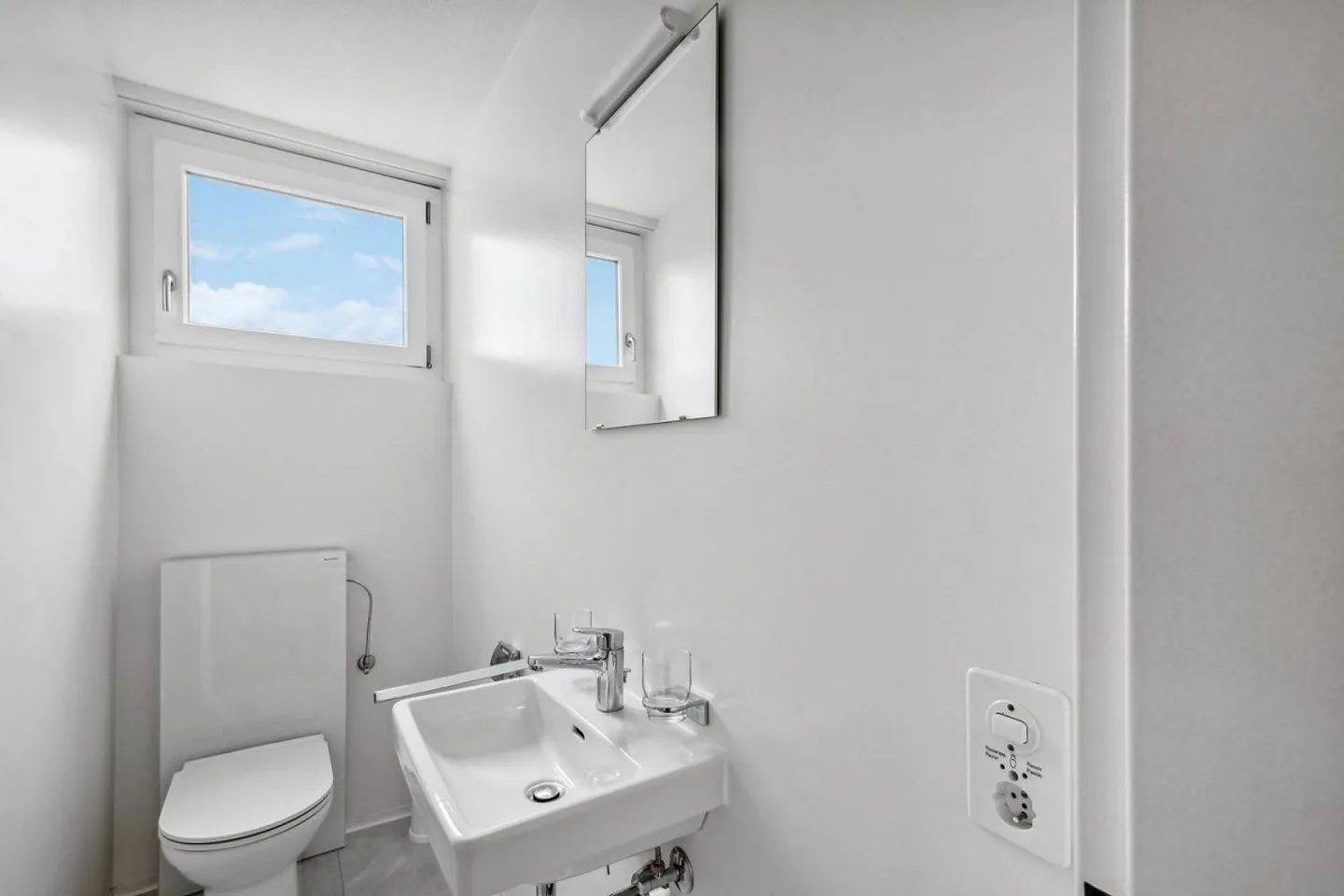 Bright 3.5-room apartment on the 5th floor with beautiful views - Photo 10 of 13