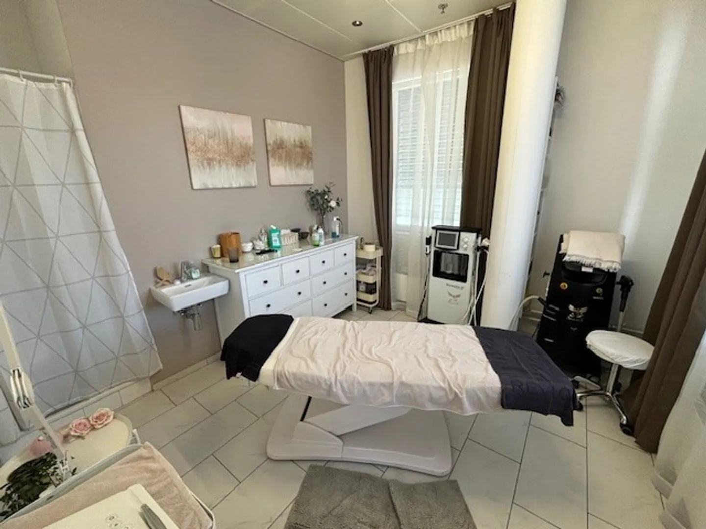 Ihr neues Coiffeur-/Beauty- oder Verkaufsgeschäft - Foto 5 von 7