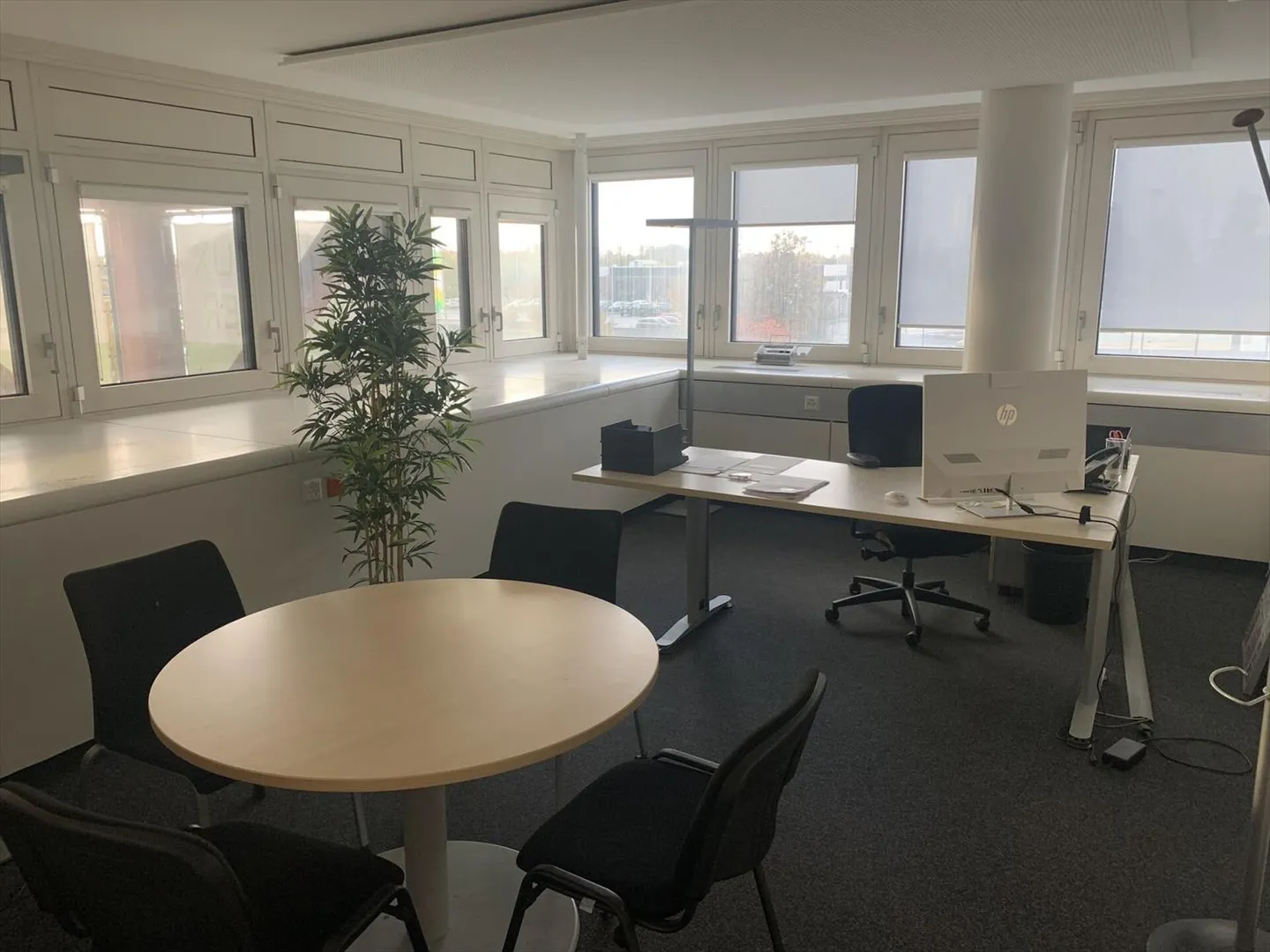 Vaud Büros verfügbar 217 m2, zahlreiche Parkplätze und Autobahnzugang - Foto 7 von 10