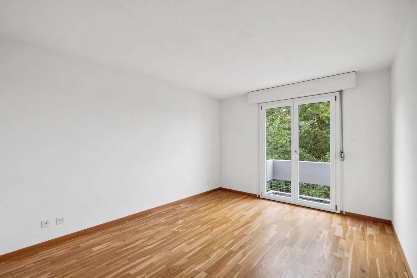 Bright 3.5-room apartment on the 5th floor with beautiful views - Photo 2 of 13