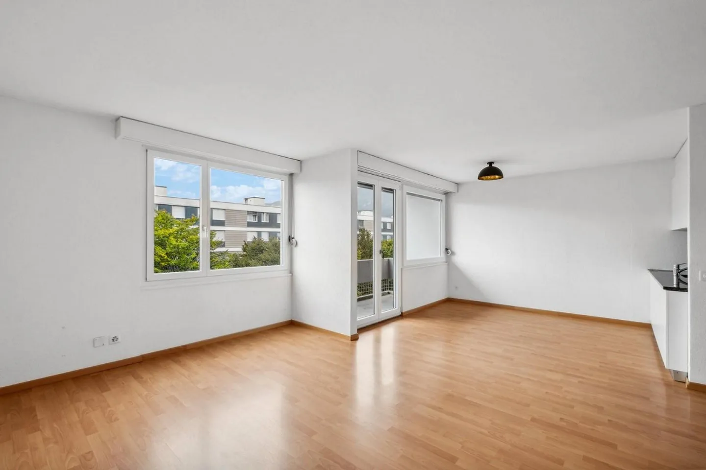 Bright 3.5-room apartment on the 5th floor with beautiful views - Photo 4 of 13