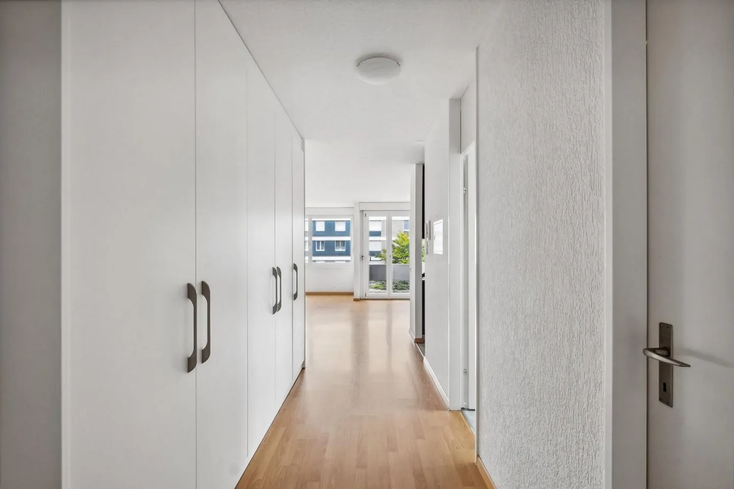 Bright 3.5-room apartment on the 5th floor with beautiful views - Photo 5 of 13