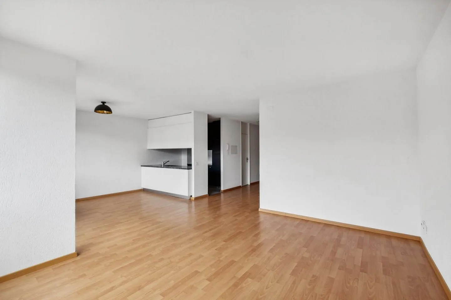 Bright 3.5-room apartment on the 5th floor with beautiful views - Photo 6 of 13