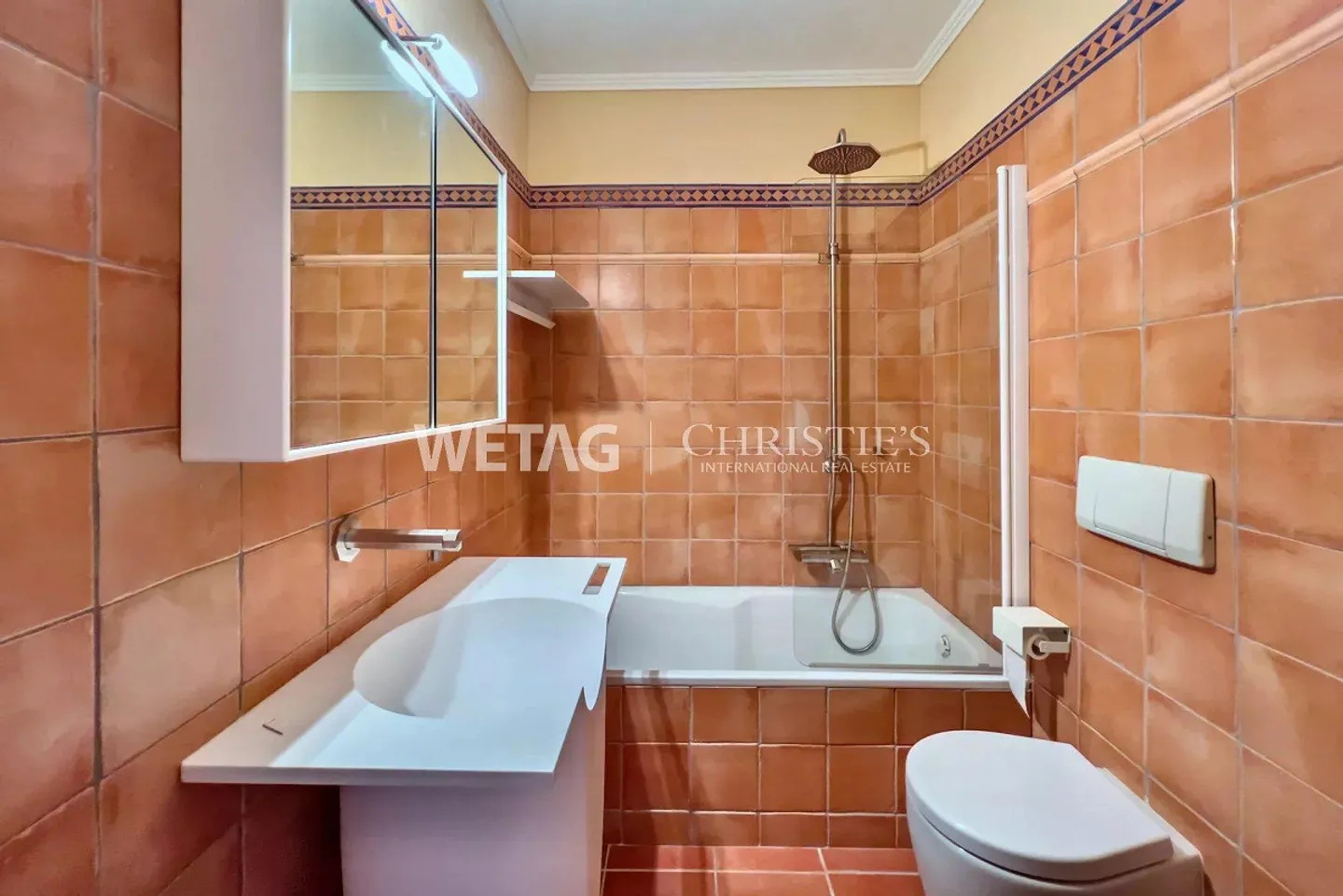 Lugano-Ruvigliana: elegant apartment with breathtaking lake view, pool & garden for sale - Photo 5 of 9
