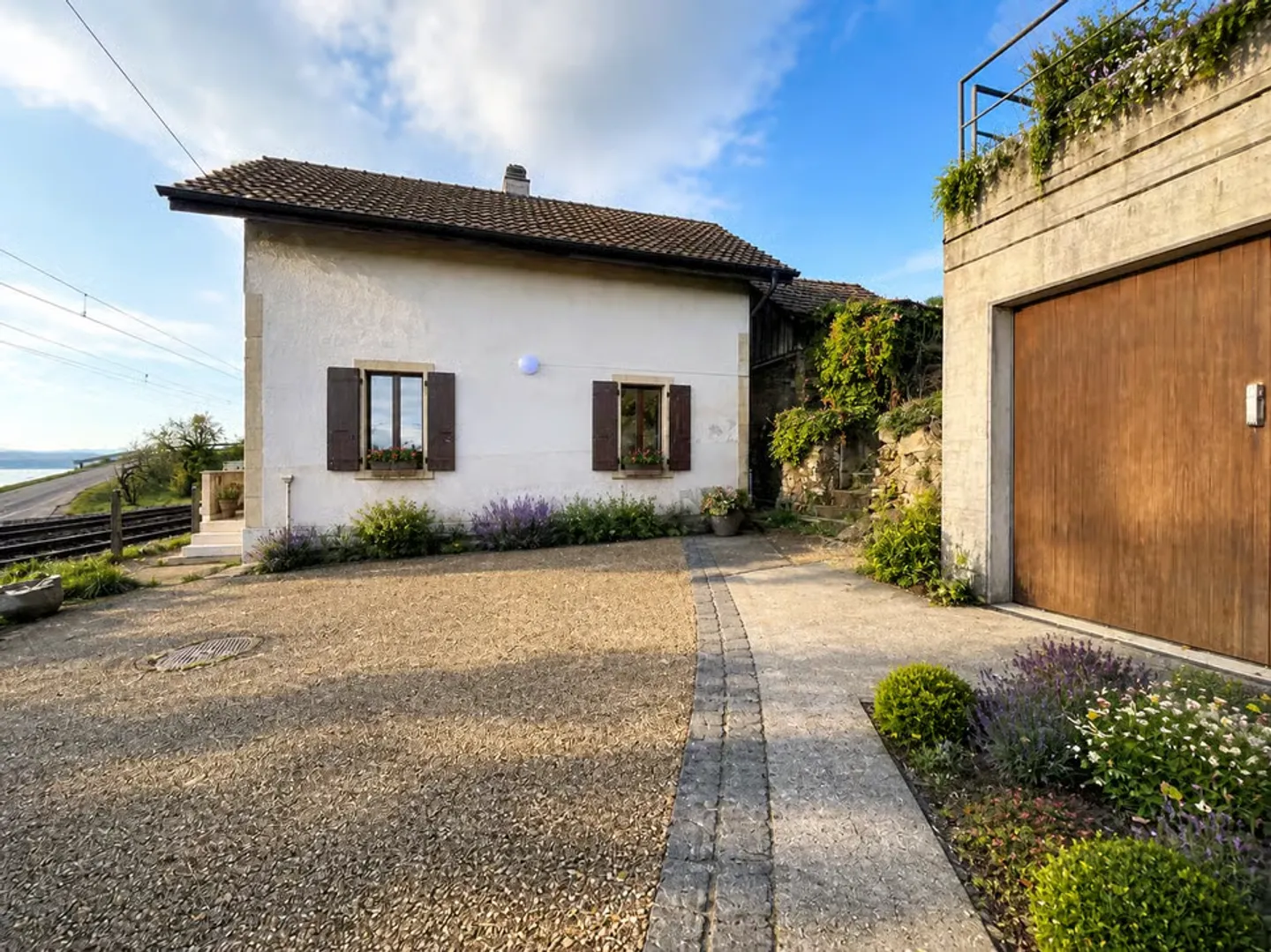 Guaranteed heartthrob - renovated villa with terrace and lake view! - Photo 13 of 13