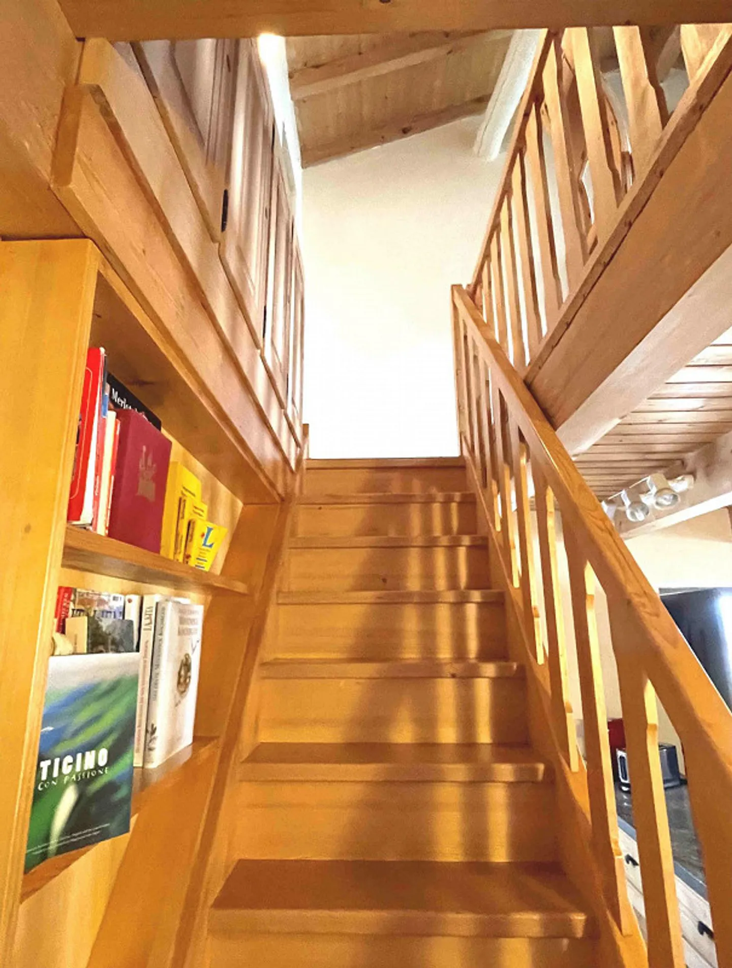 Sehr gut renoviertes rustikales Haus mit atemberaubendem Panoramablick - Foto 8 von 13