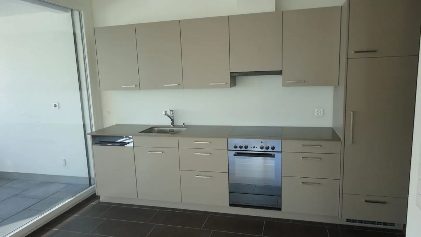 Appartement attrayant avec loggia originale - Photo 3 sur 6