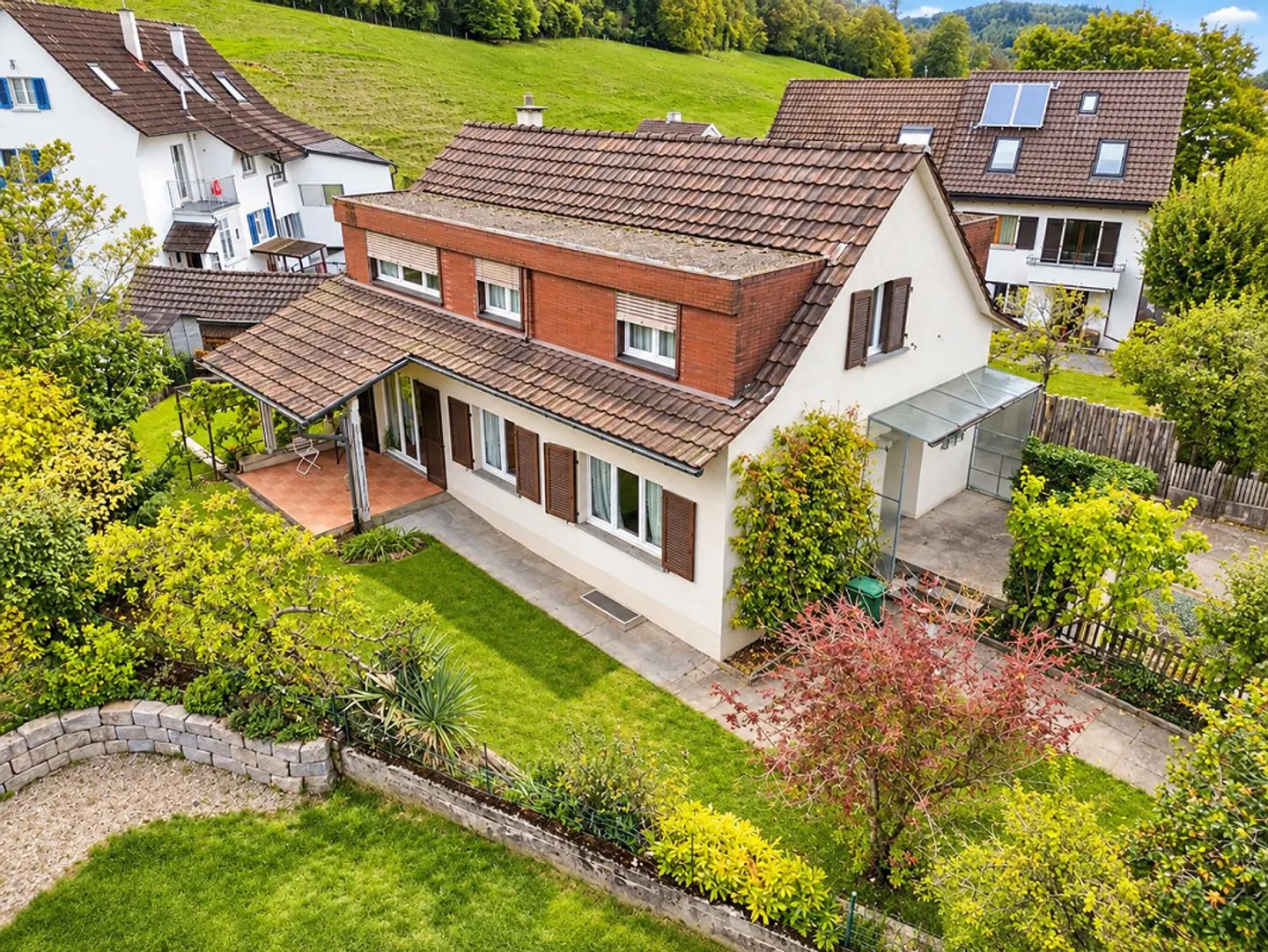 Vielseitiges Familienhaus in Liestal - Foto 2 von 9