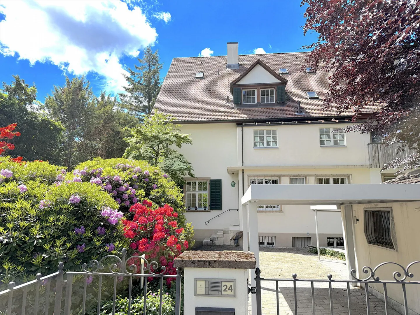 Charmantes Reihenhaus mit Garten - Foto 1 von 14