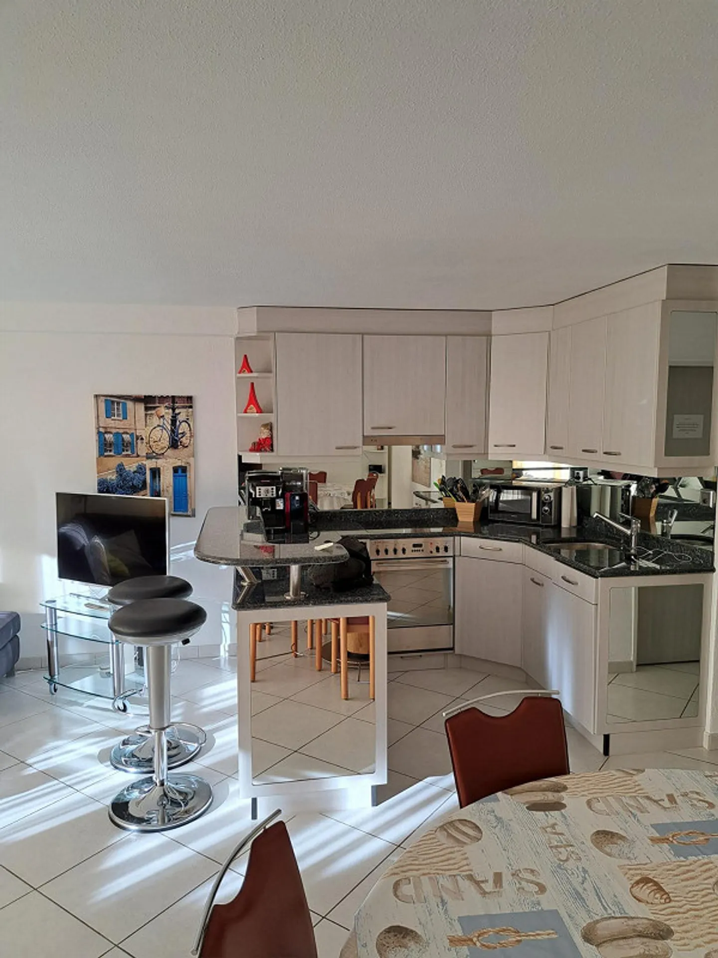 Zu vermieten 2.5Zi-Whg. im Winter-u. Wandergebiet im Kt. GR - Foto 2 von 8