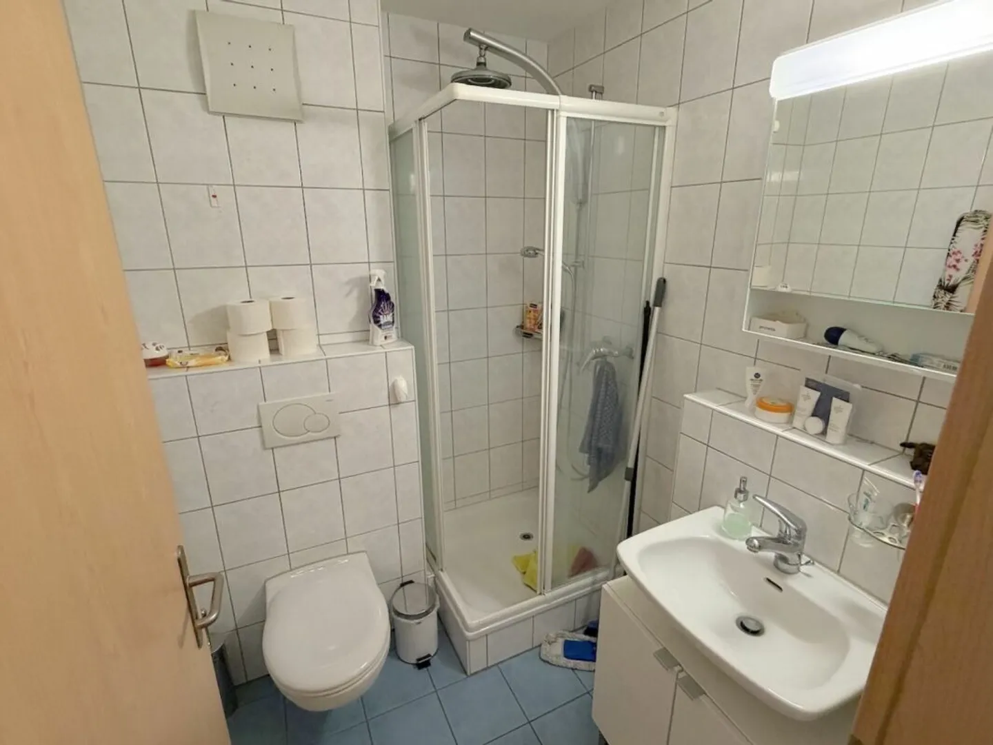 4 ½ Zimmer mit Balkon im 1. OG und 2 Tiefgaragenplätzen - Foto 6 von 13