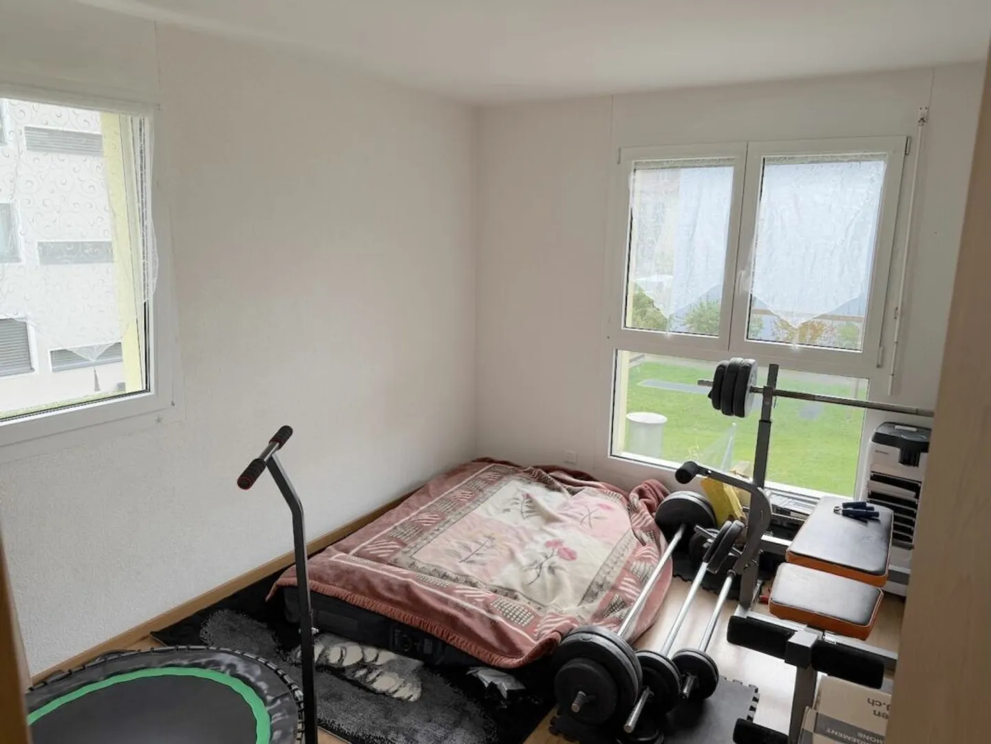 4 ½ Zimmer mit Balkon im 1. OG und 2 Tiefgaragenplätzen - Foto 10 von 13