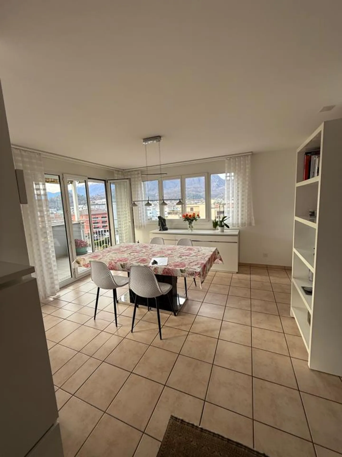 Bright and practical 3.5-room apartment in Locarno-Solduno - Photo 2 of 10