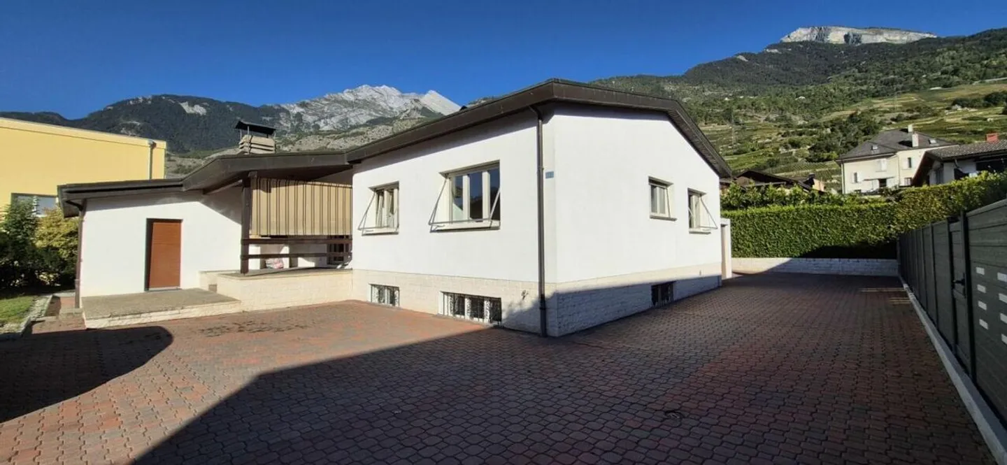 Spacious Duplex Villa in Vétroz - Photo 1 of 12