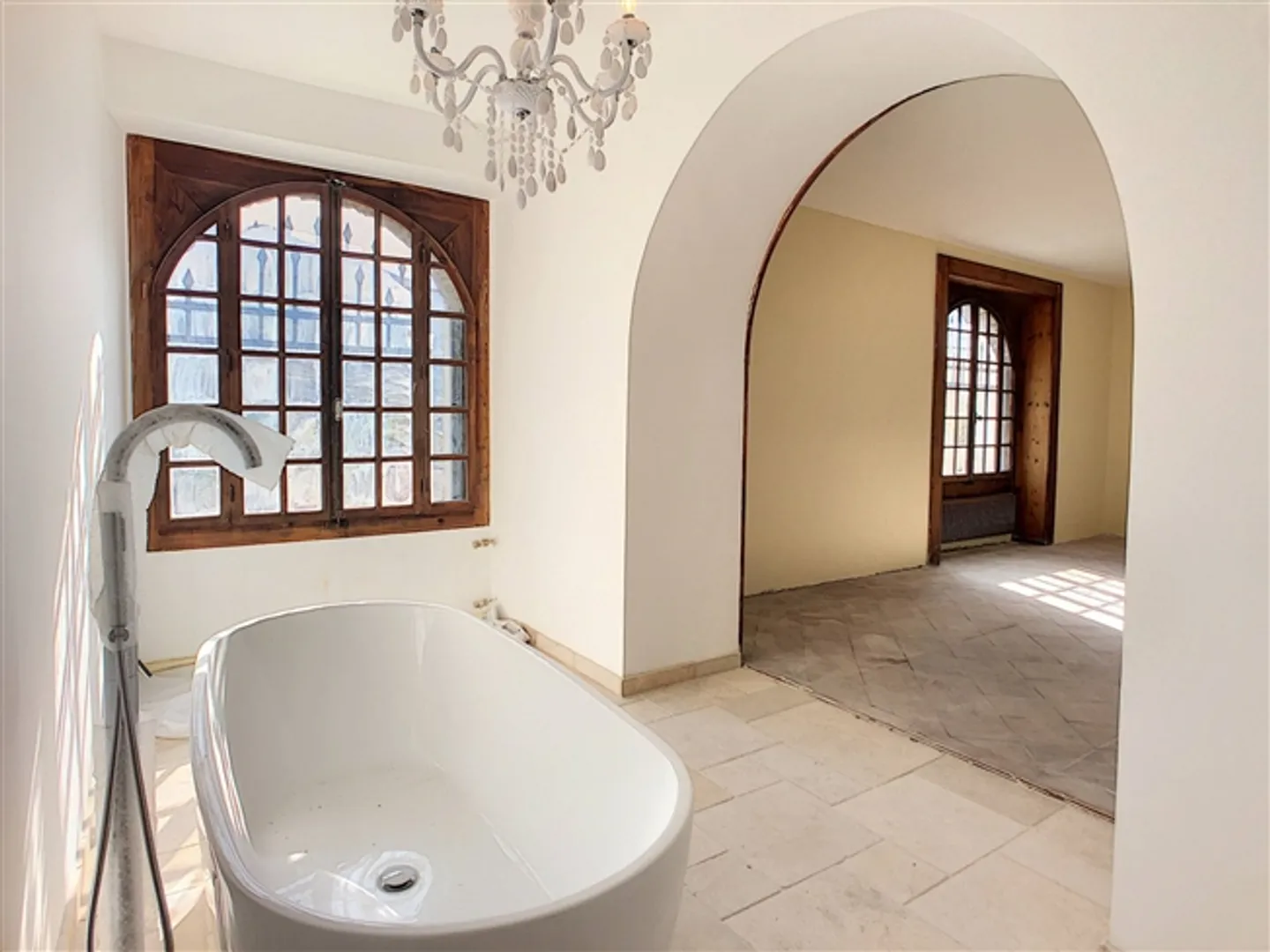 16 Room castle - Photo 9 of 13