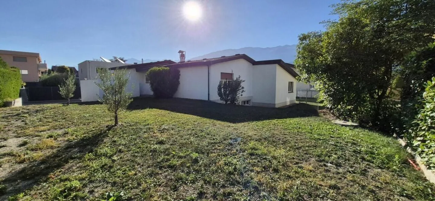Spacious Duplex Villa in Vétroz - Photo 3 of 12