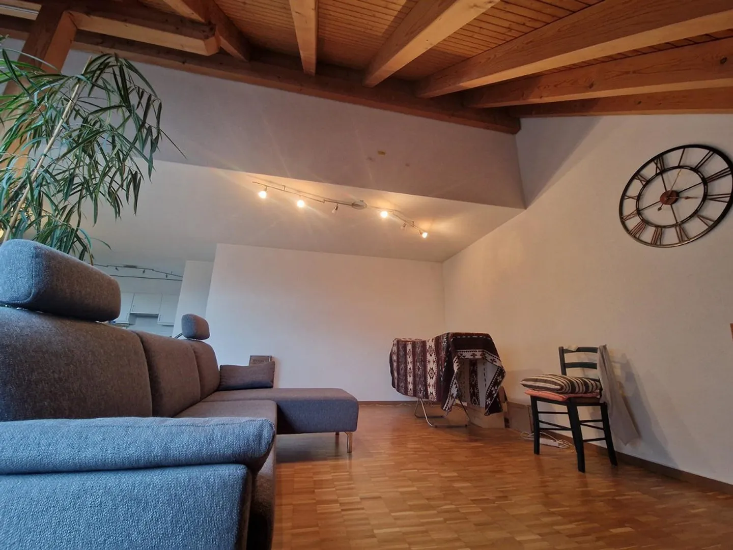 3.5 Room Apartment - Photo 2 of 15