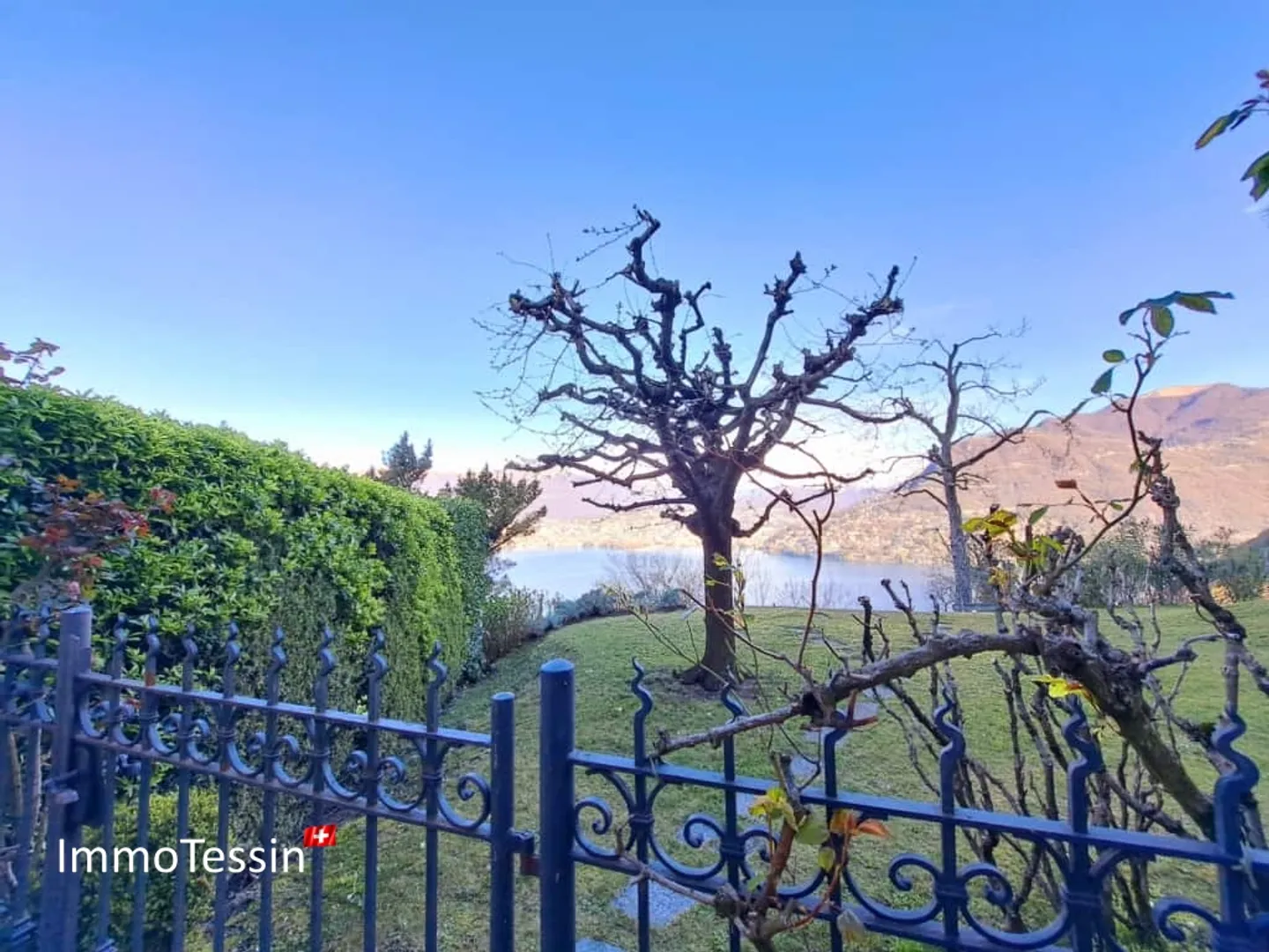 OPPORTUNITY: Nucleo-Rustico jewelry to fall in love with in a quiet & relaxing location with unique lake view - Photo 3 of 13