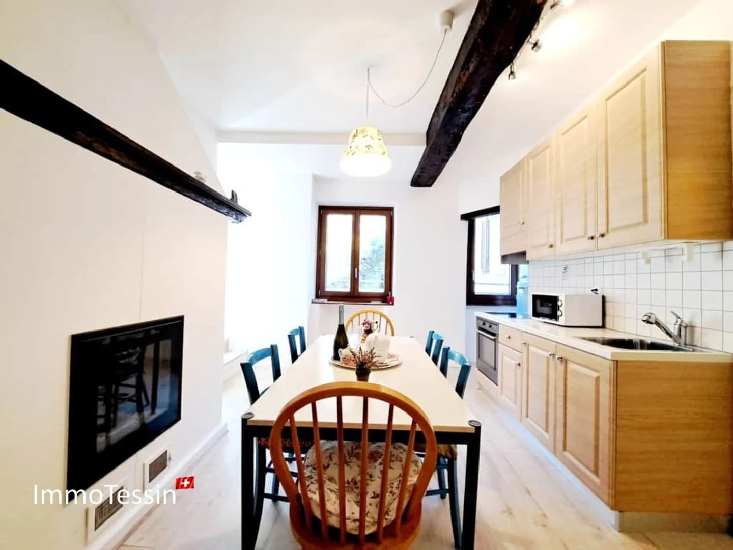 OPPORTUNITY: Nucleo-Rustico jewelry to fall in love with in a quiet & relaxing location with unique lake view - Photo 5 of 13