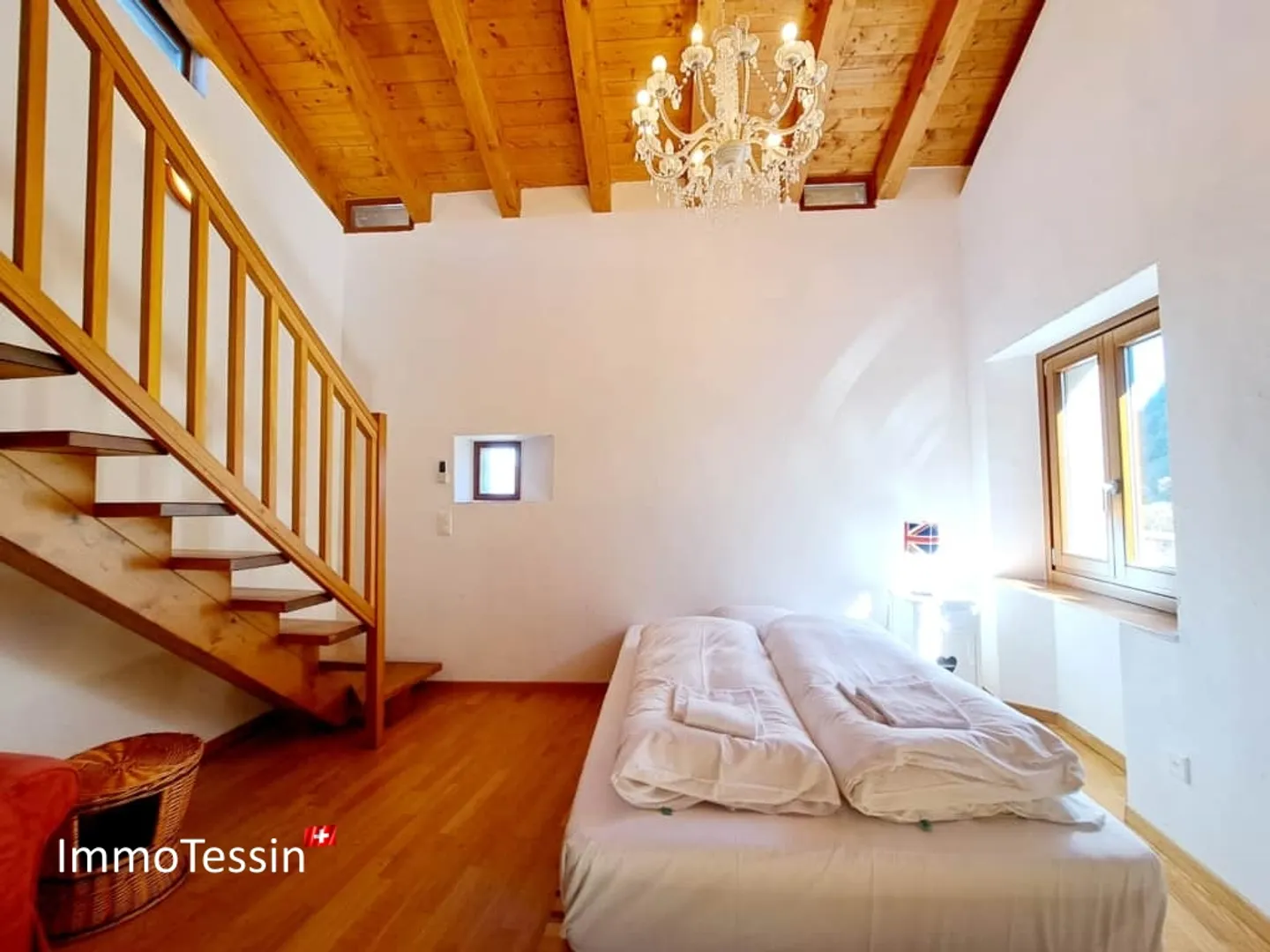 OPPORTUNITY: Nucleo-Rustico jewelry to fall in love with in a quiet & relaxing location with unique lake view - Photo 9 of 13