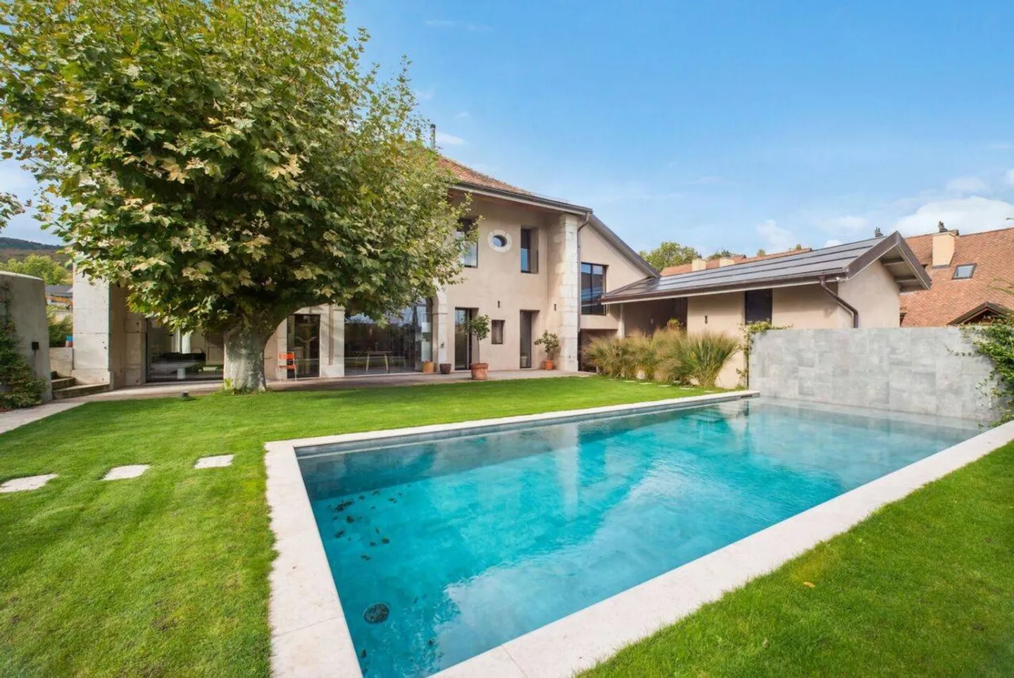 Villa of Exception with Majestic Volumes and Pool - Photo 2 of 13