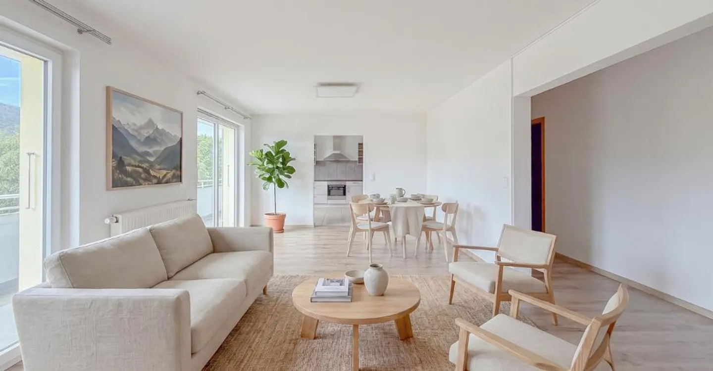Geräumige 6.5-Zimmer-Eigentumswohnung mit Balkon und Alpenblick - Foto 1 von 13