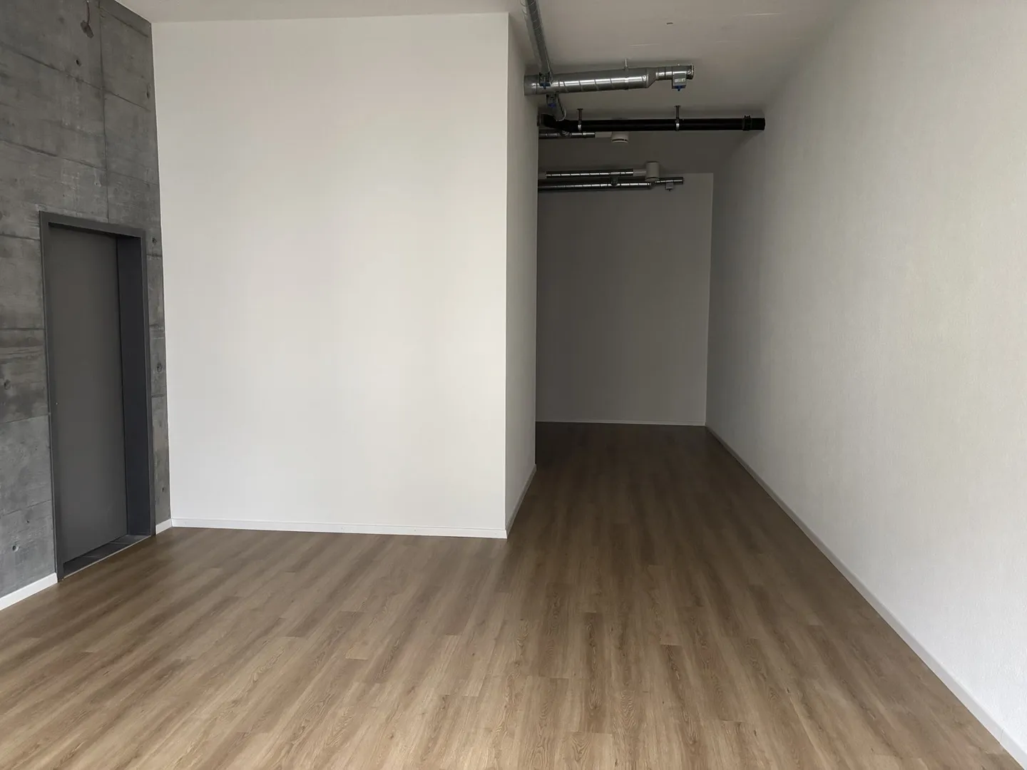 Ufficio in affitto di 53 m2 nel cuore di Locle - Foto 3 di 4