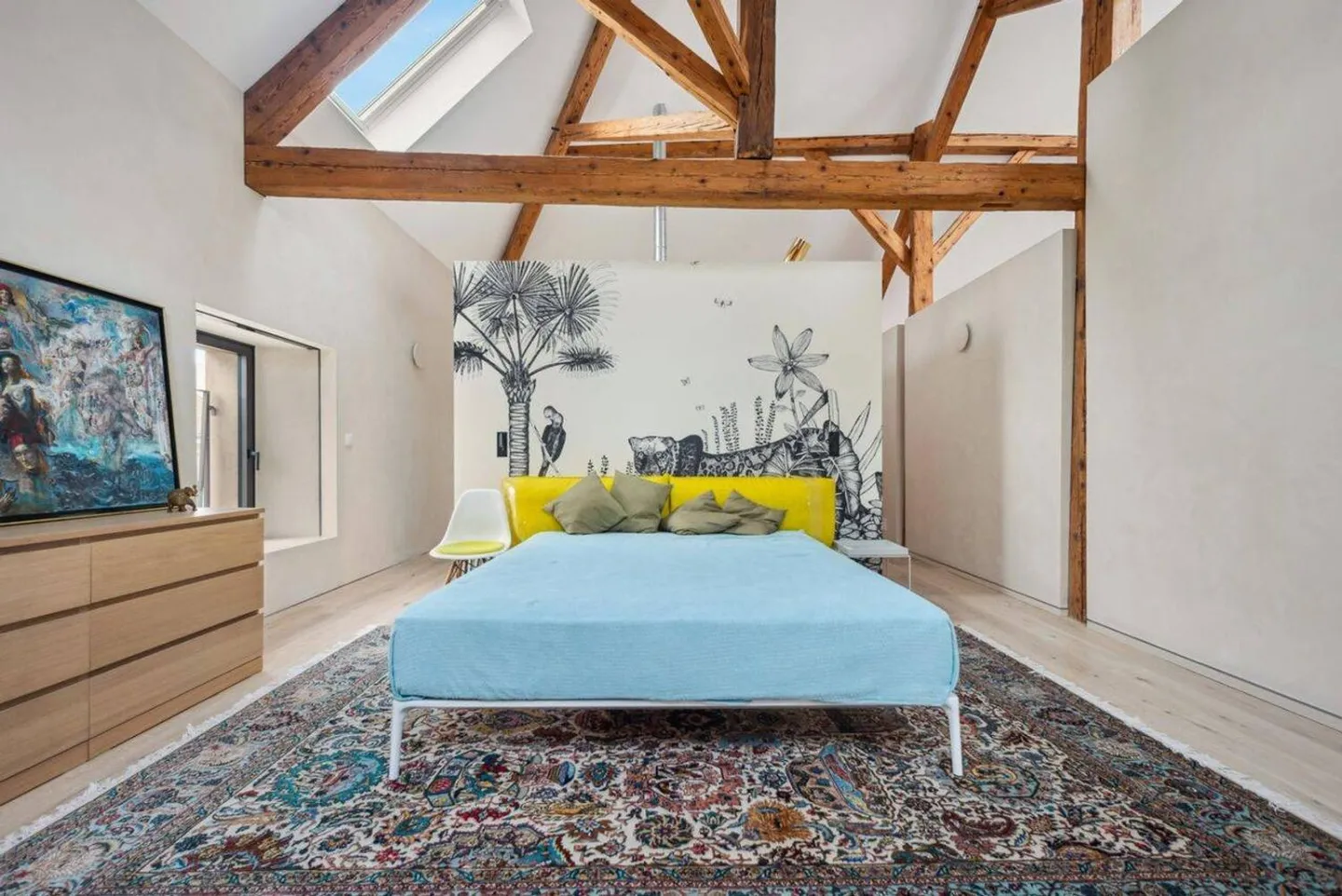 Villa of Exception with Majestic Volumes and Pool - Photo 12 of 13