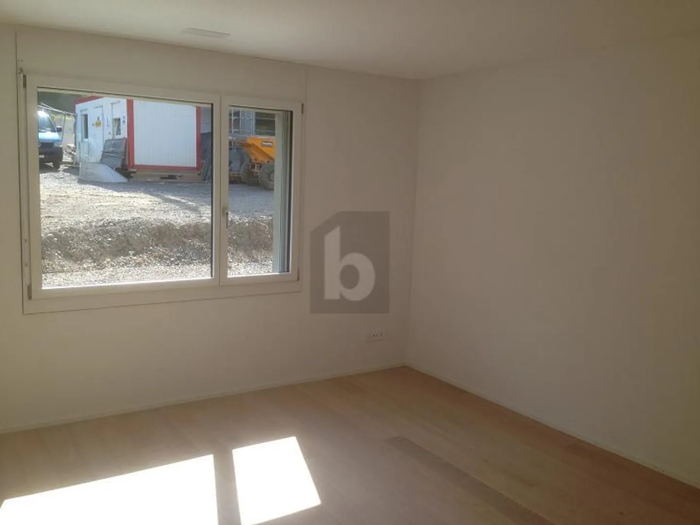 SONNIG UND MINERGIE-ZERTIFIZIERT MIT BALKON - Foto 2 von 6