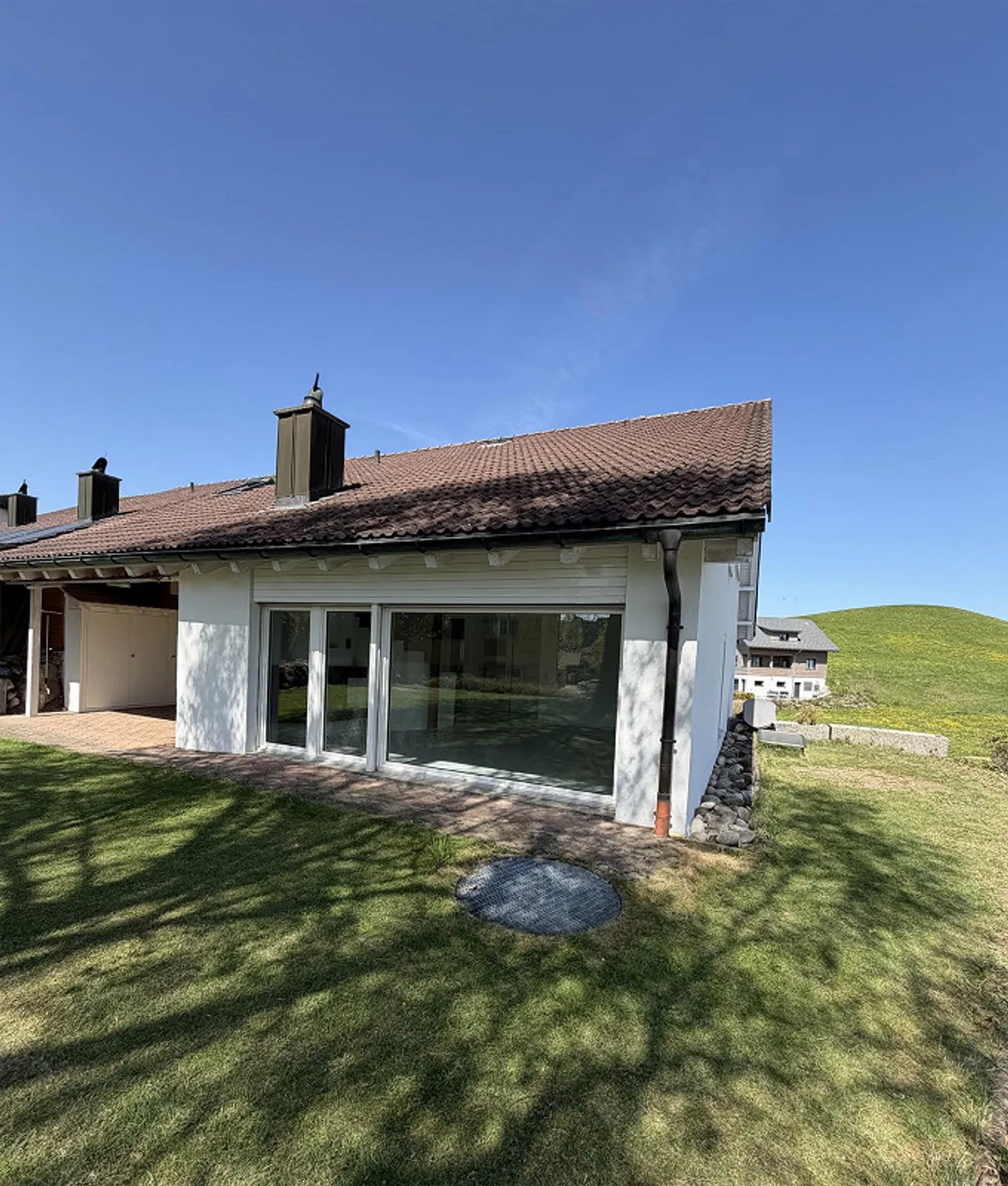 Maison de ville d'angle lumineuse et familiale de 5,5 pièces - Photo 3 sur 28