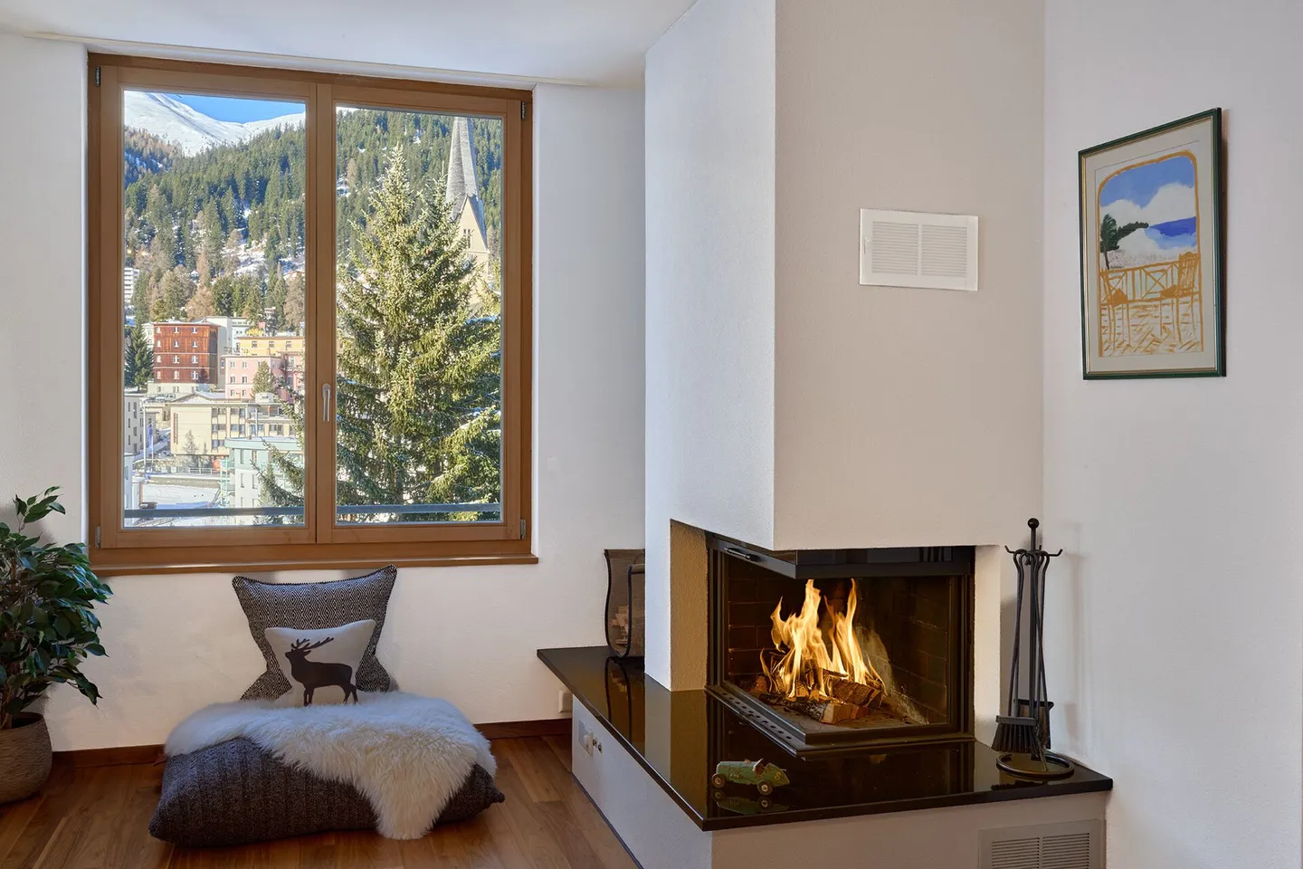 4.5 Room Penthouse Apartment in the Center of Davos Platz - Photo 5 of 10