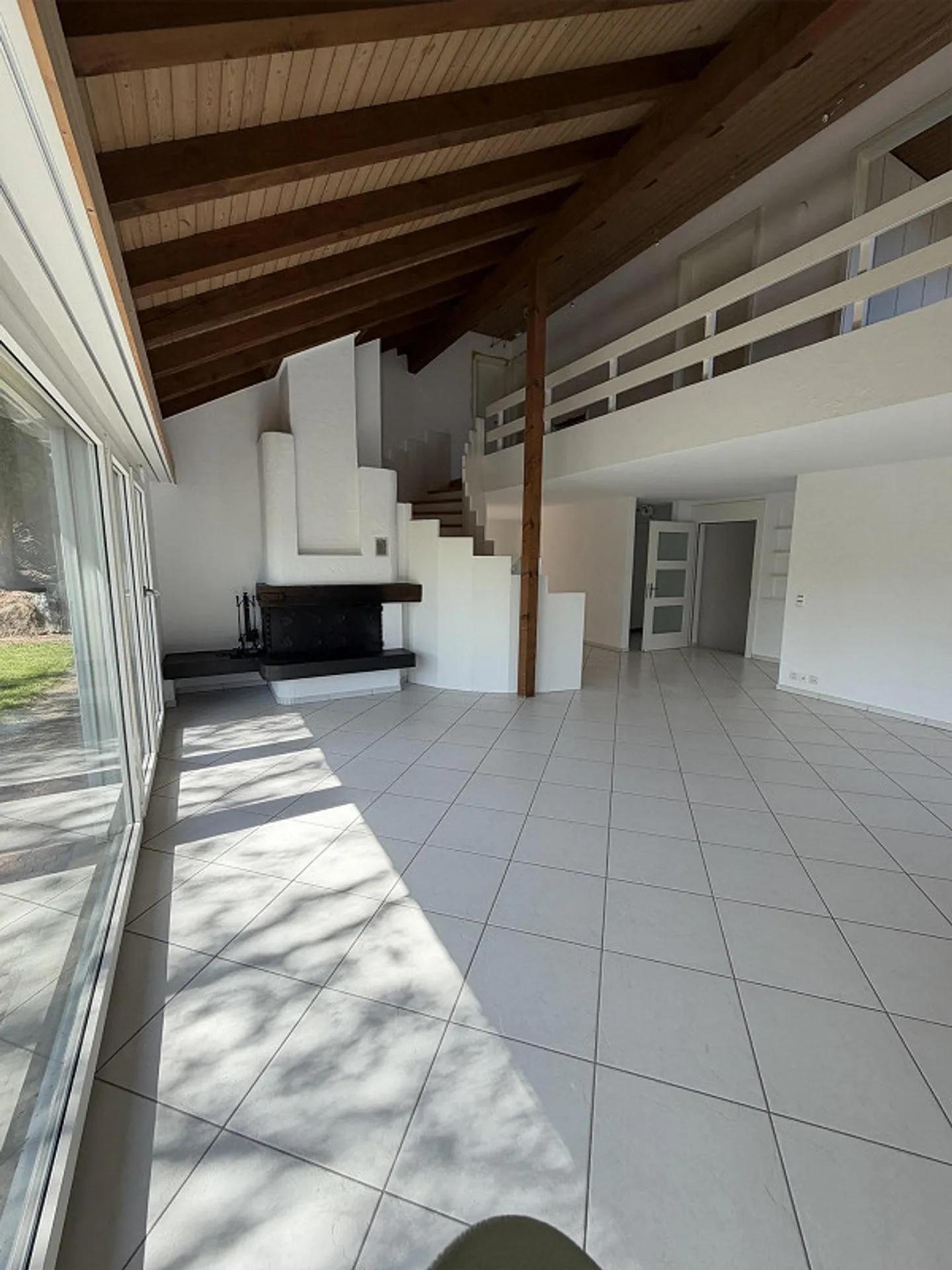 Maison de ville d'angle lumineuse et familiale de 5,5 pièces - Photo 10 sur 28