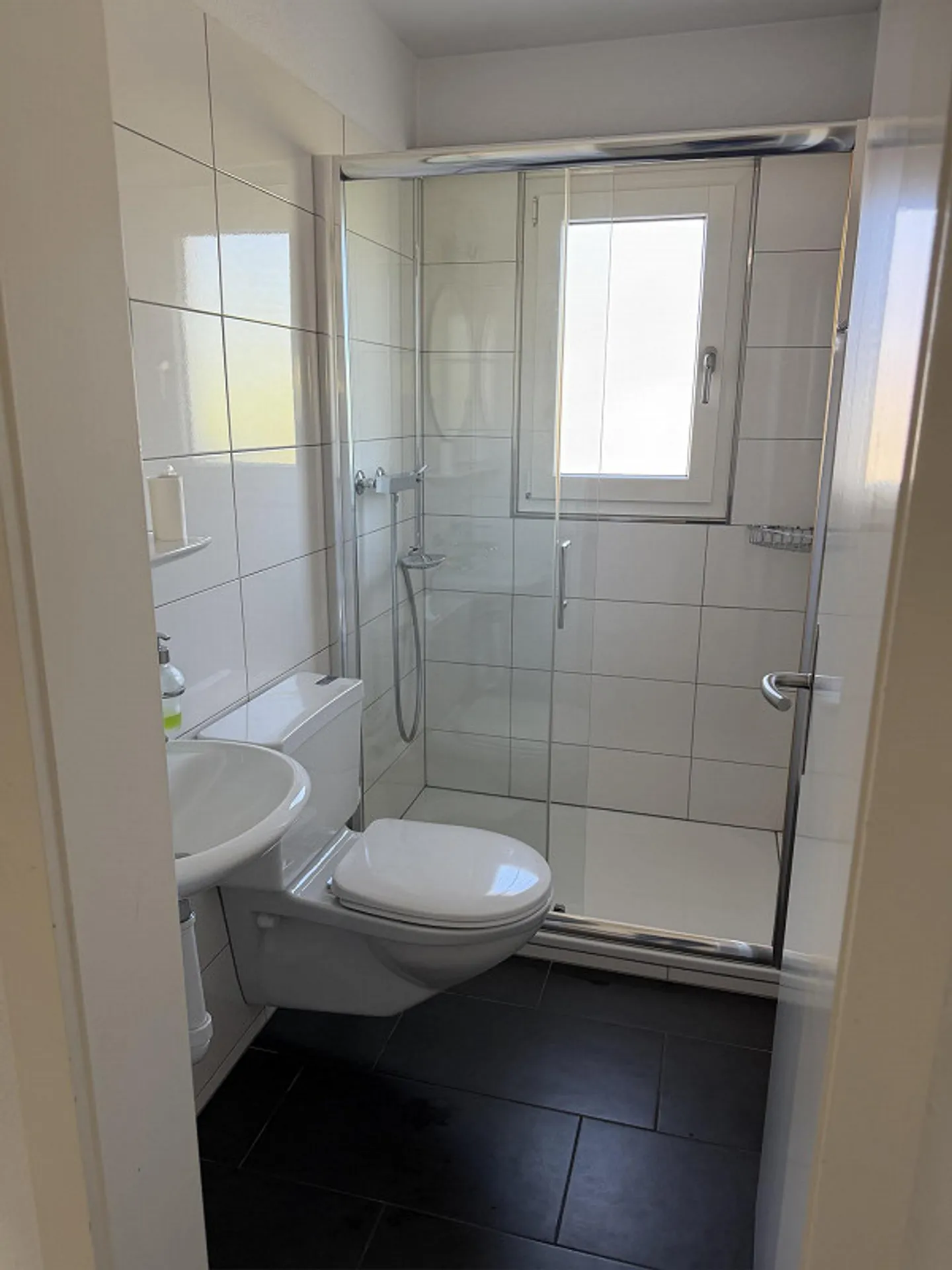 Maison de ville d'angle lumineuse et familiale de 5,5 pièces - Photo 11 sur 28