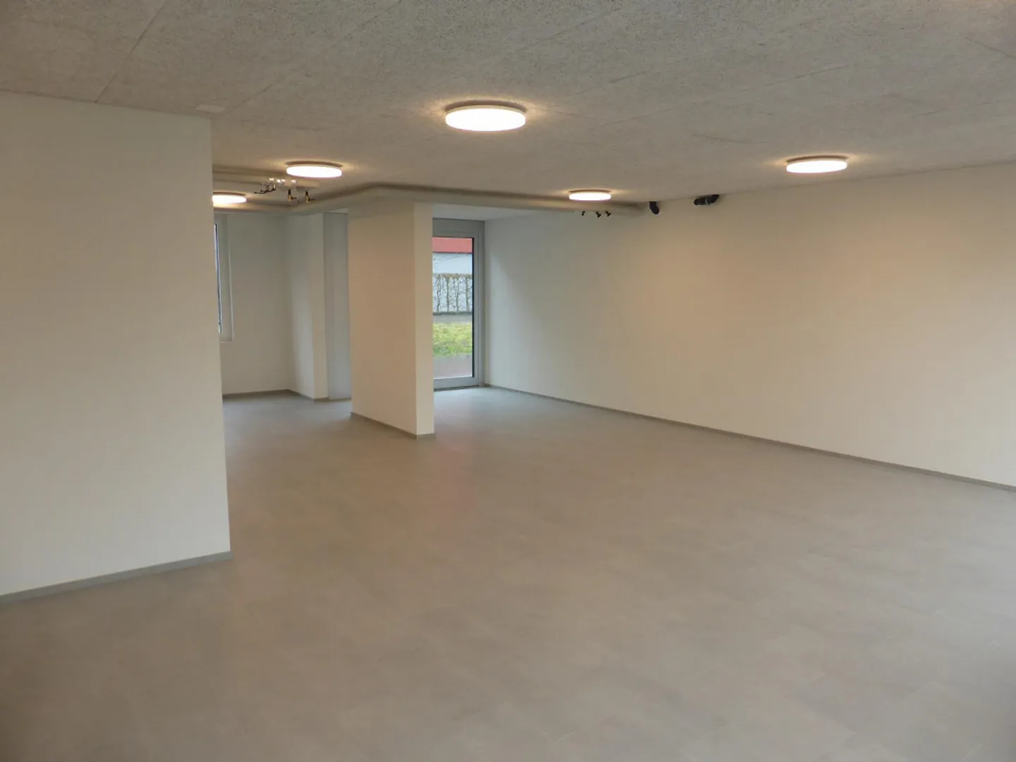 Bella, grande, luminosa stanza - per ufficio e hobby - Foto 8 di 9