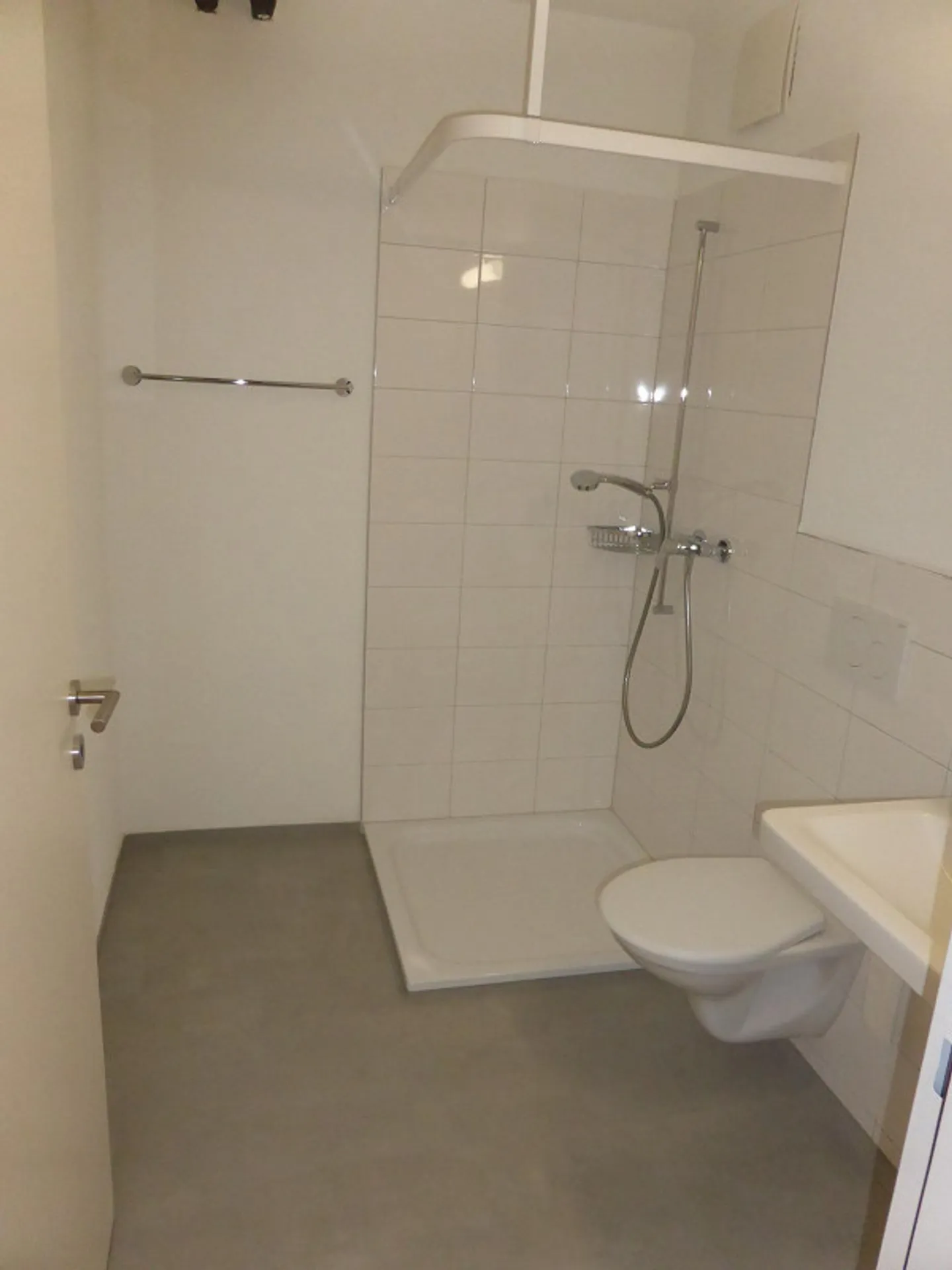 Bella, grande, luminosa stanza - per ufficio e hobby - Foto 9 di 9