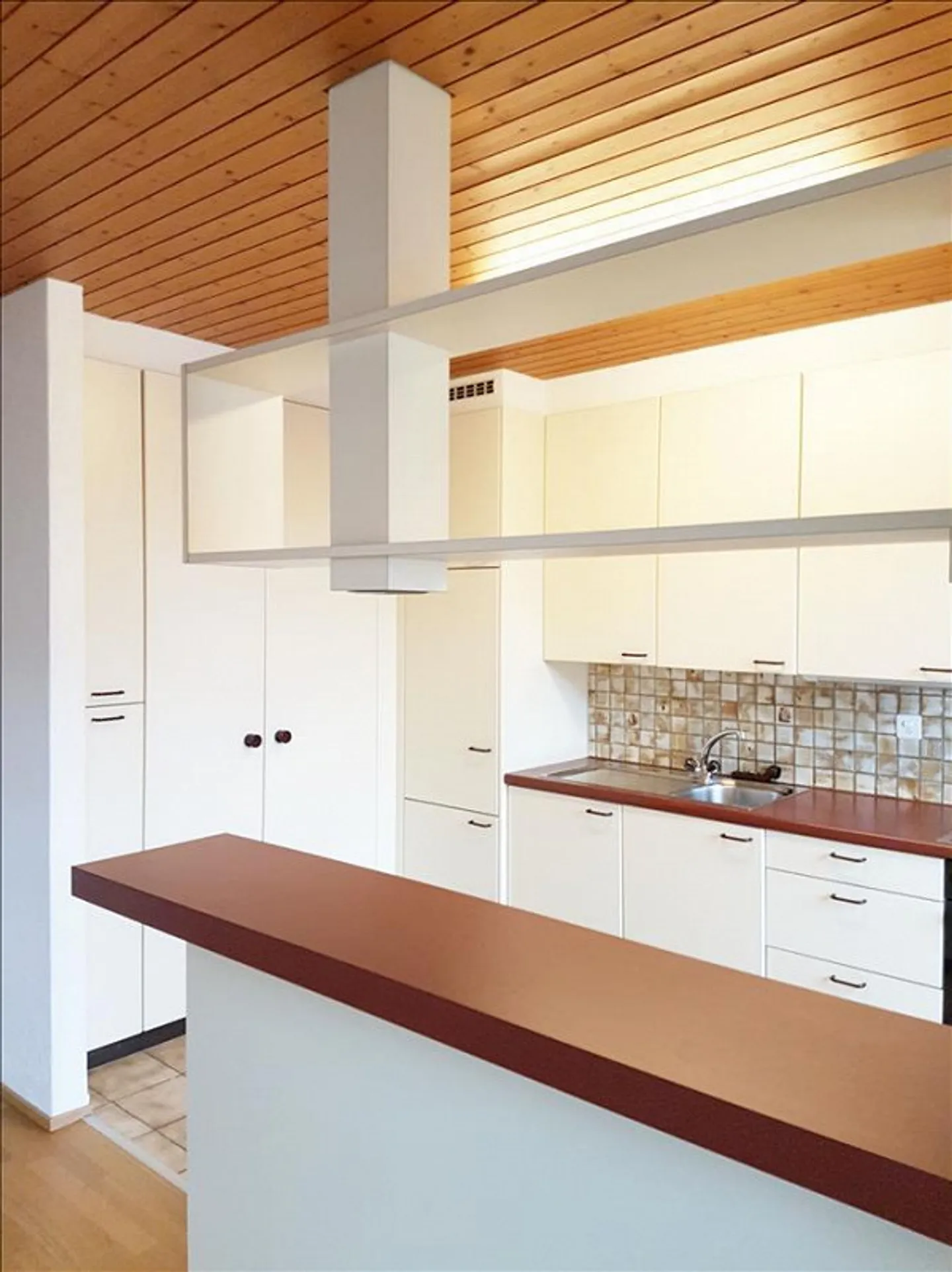 RENT WITHOUT DEPOSIT - Large apartment near fair and train station - Photo 4 of 12