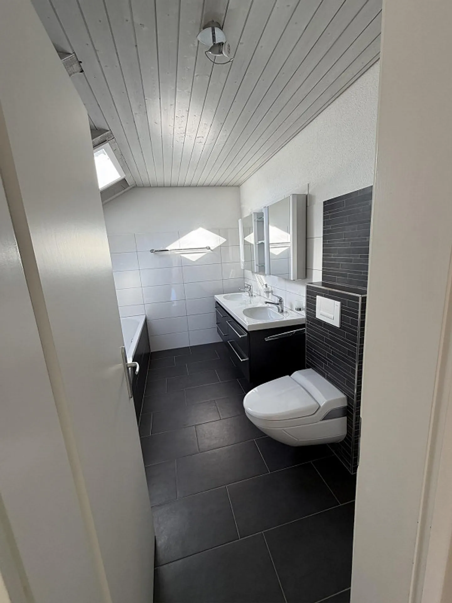 Maison de ville d'angle lumineuse et familiale de 5,5 pièces - Photo 26 sur 28