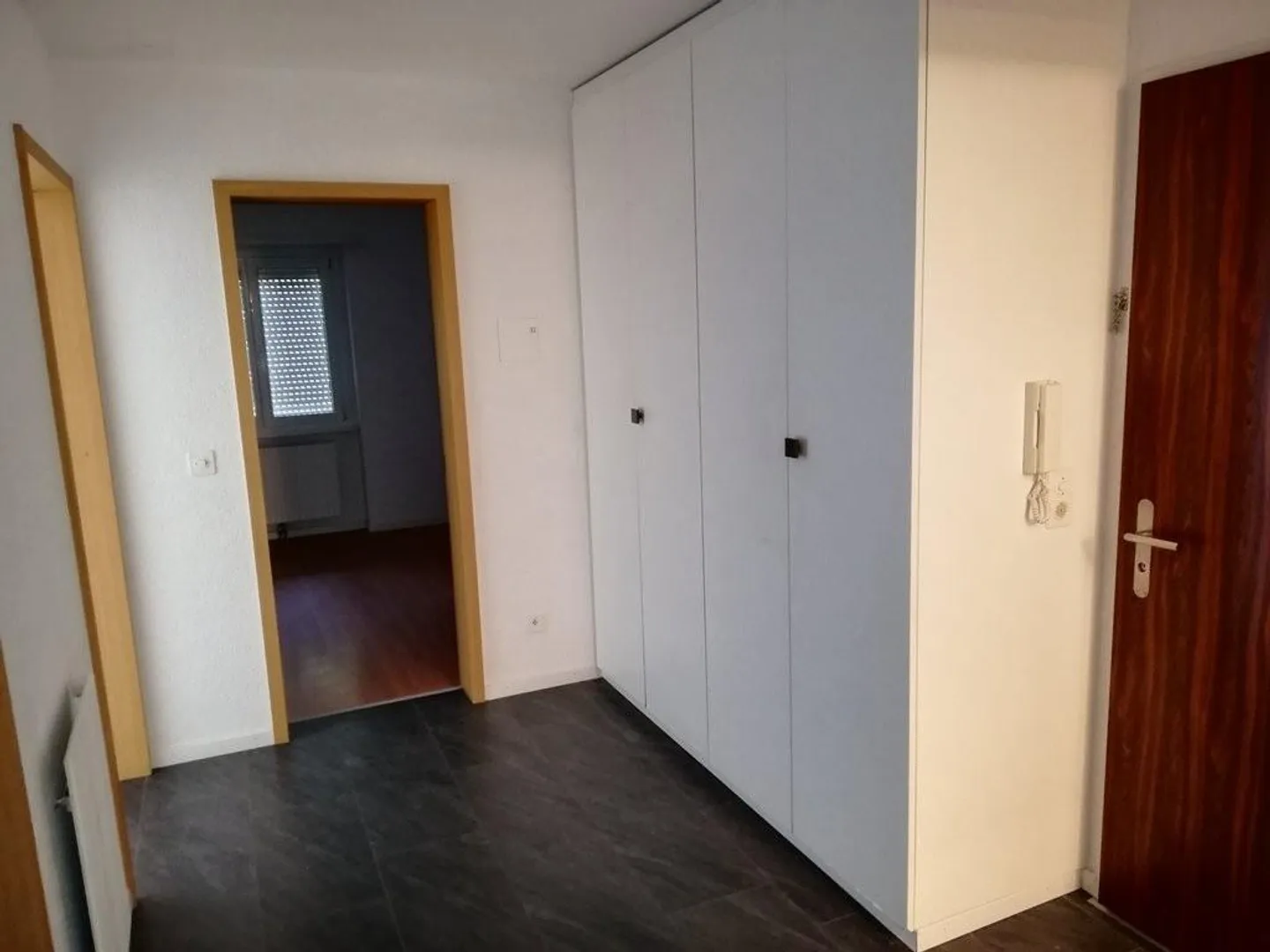 Geräumige Familienwohnung zu vermieten - Foto 2 von 10