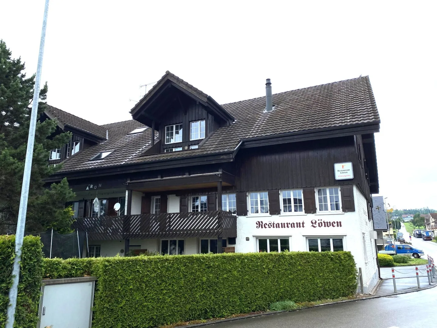 Ristorante incluso appartamento 4.5 stanze e appartamento 1.0 stanza - Foto 1 di 17