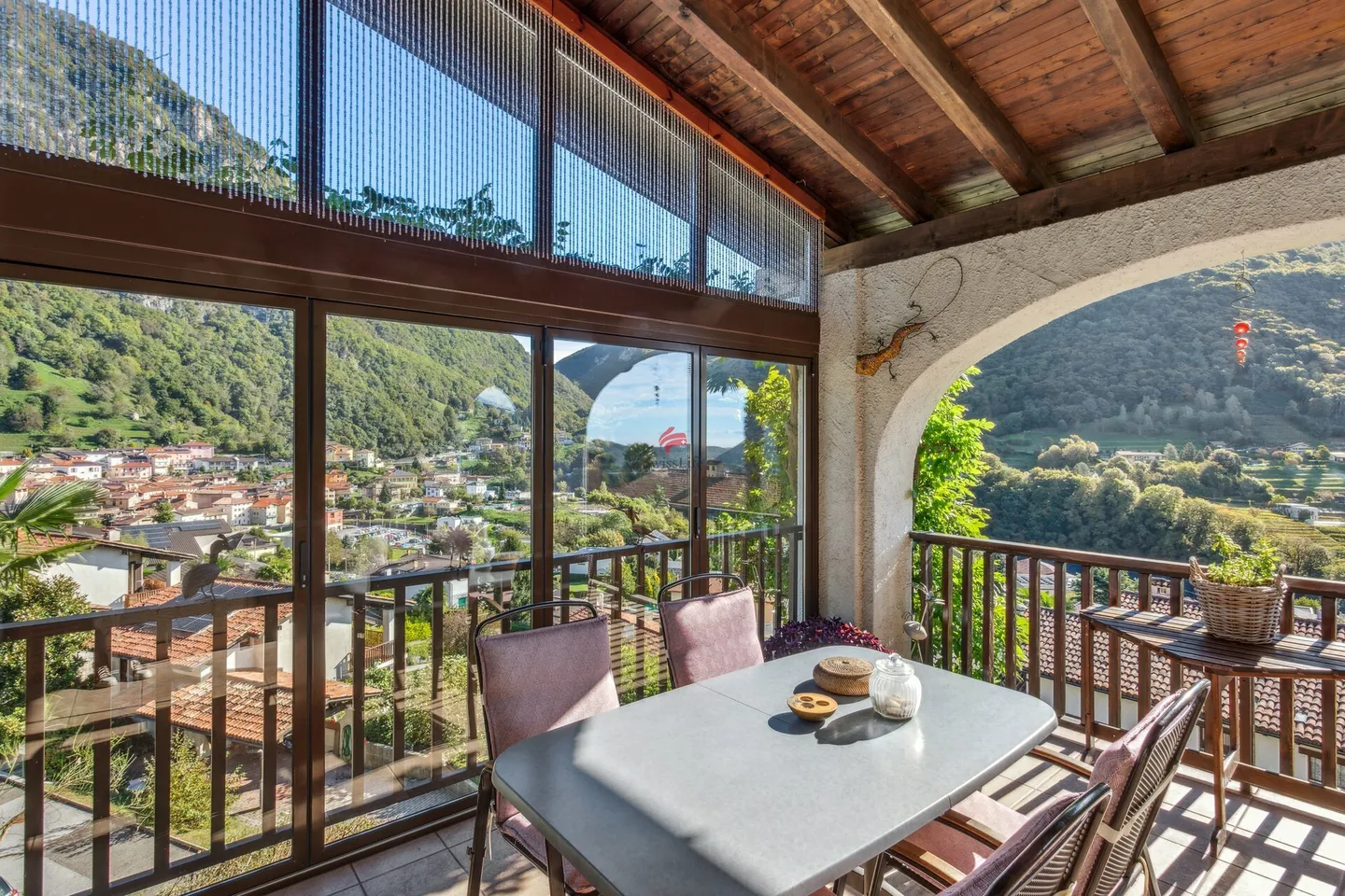 Ferienhaus mit Panoramsicht -Casa con vista panoramica fino al Ceresio - Foto 2 di 12