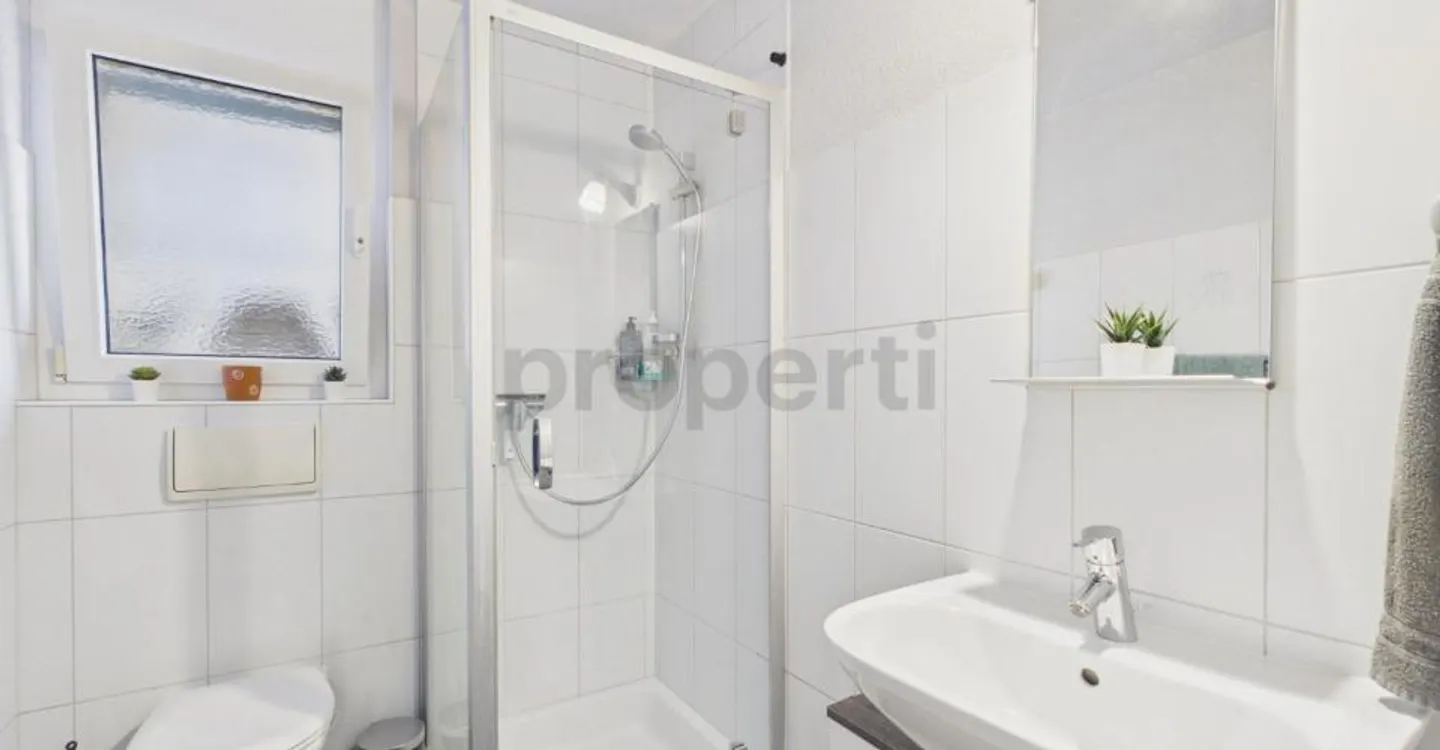 Modernes Einfamilienhaus mit Pool - Foto 7 von 8