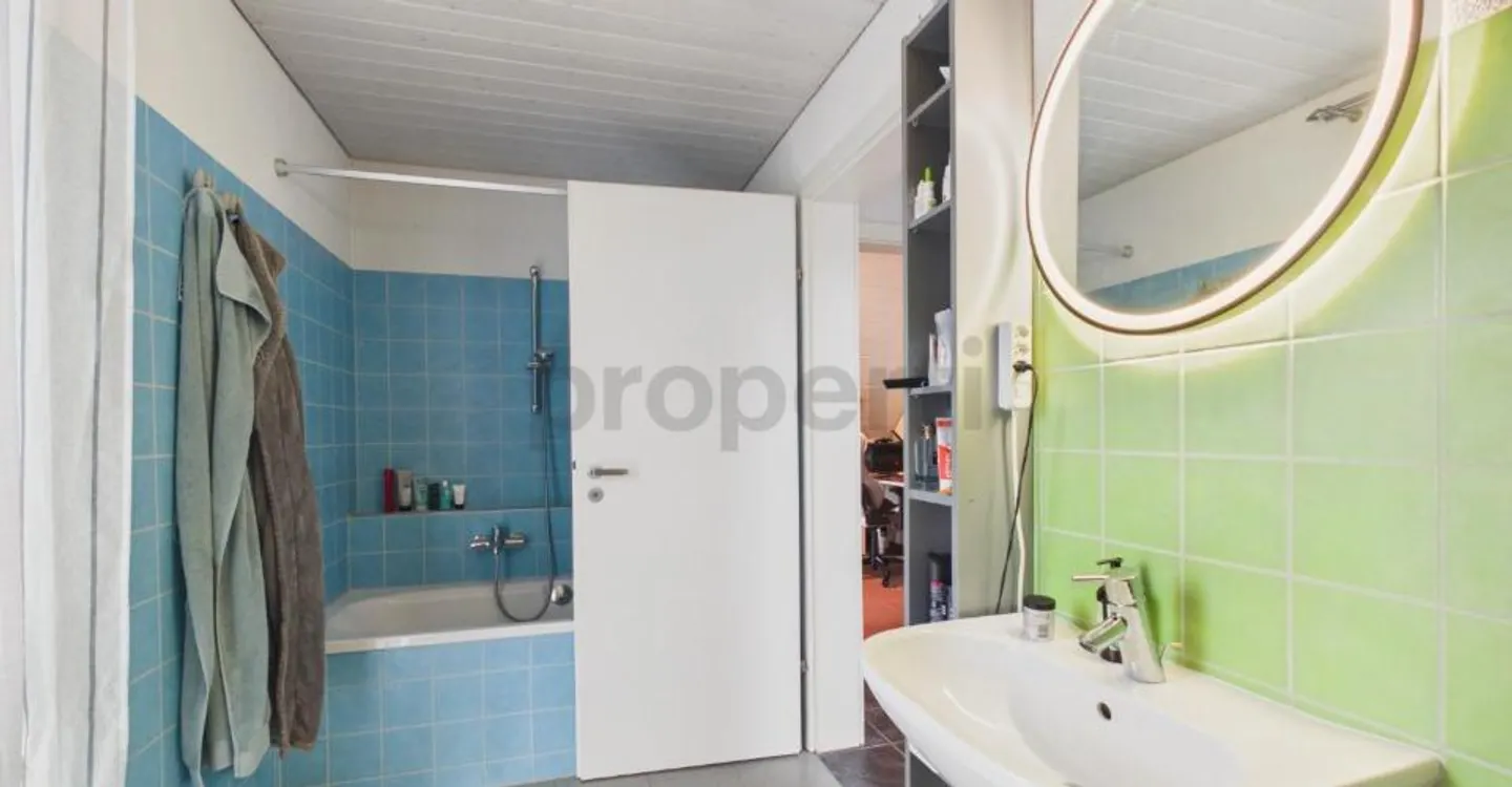 Modernes Einfamilienhaus mit Pool - Foto 6 von 8