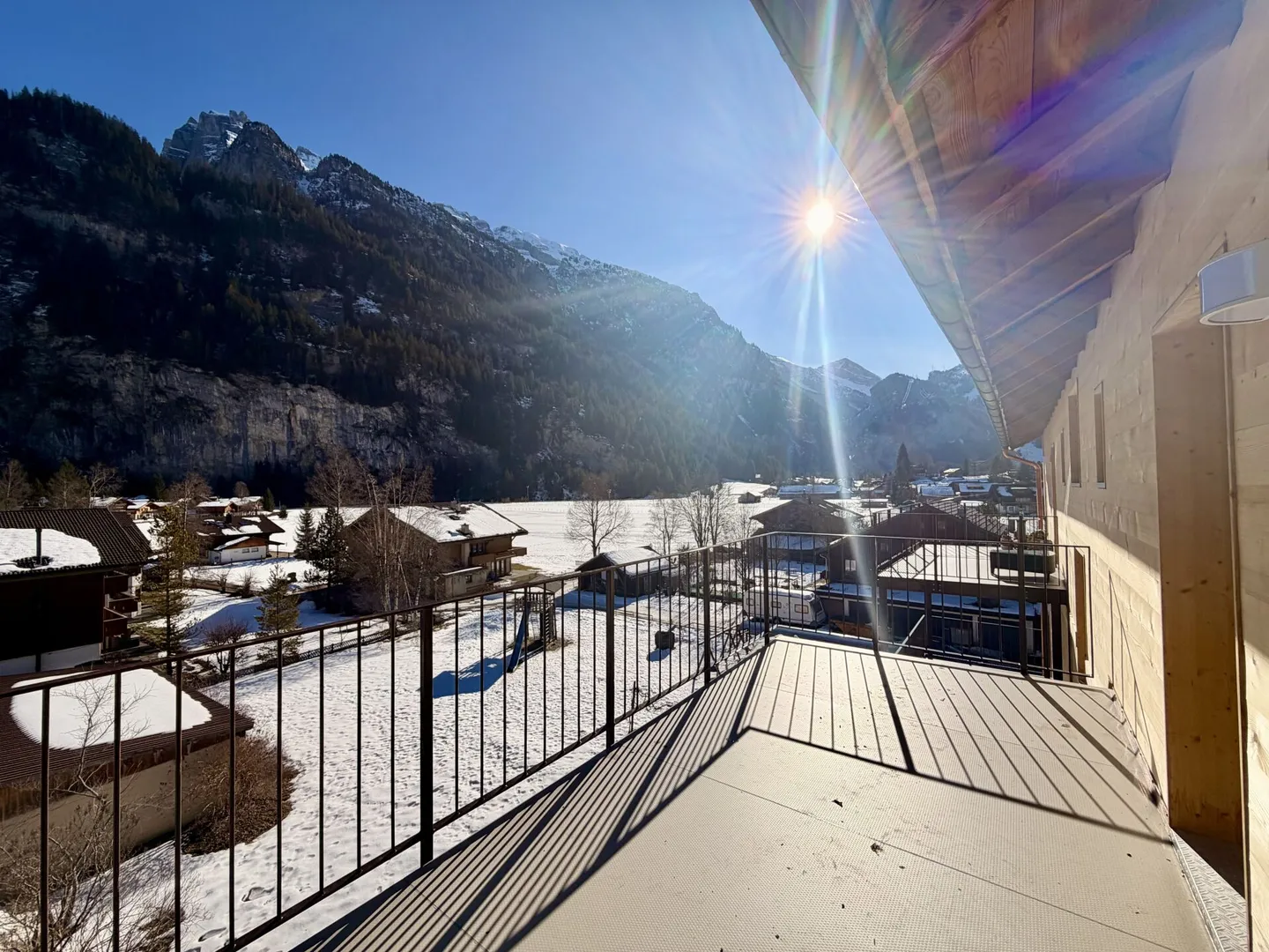 Move in now: Modern 3.5-room apartment with sunny terrace & mountain view - Photo 5 of 12