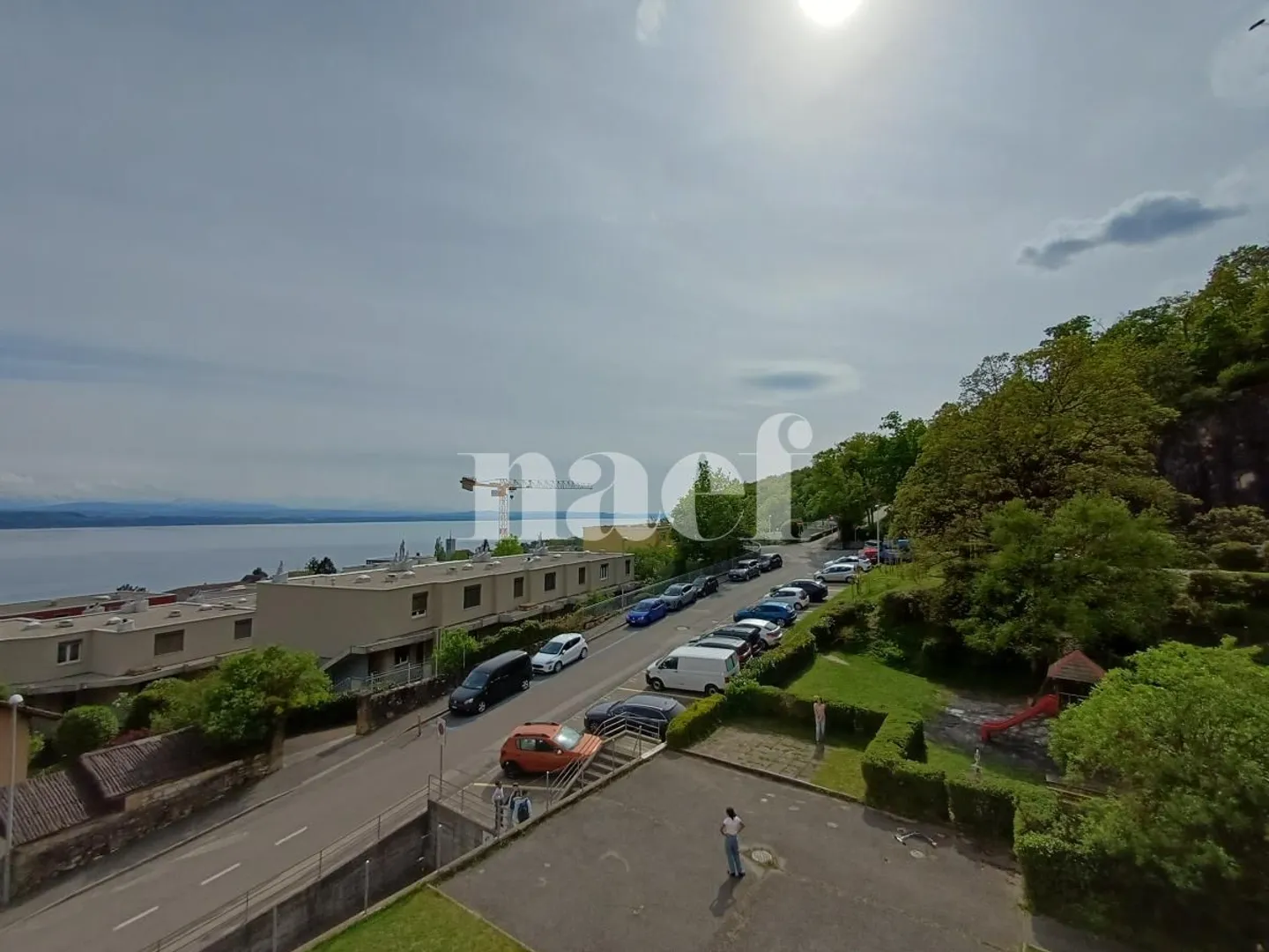 Appartement dans les hauteurs de la Ville - Photo 2 sur 9