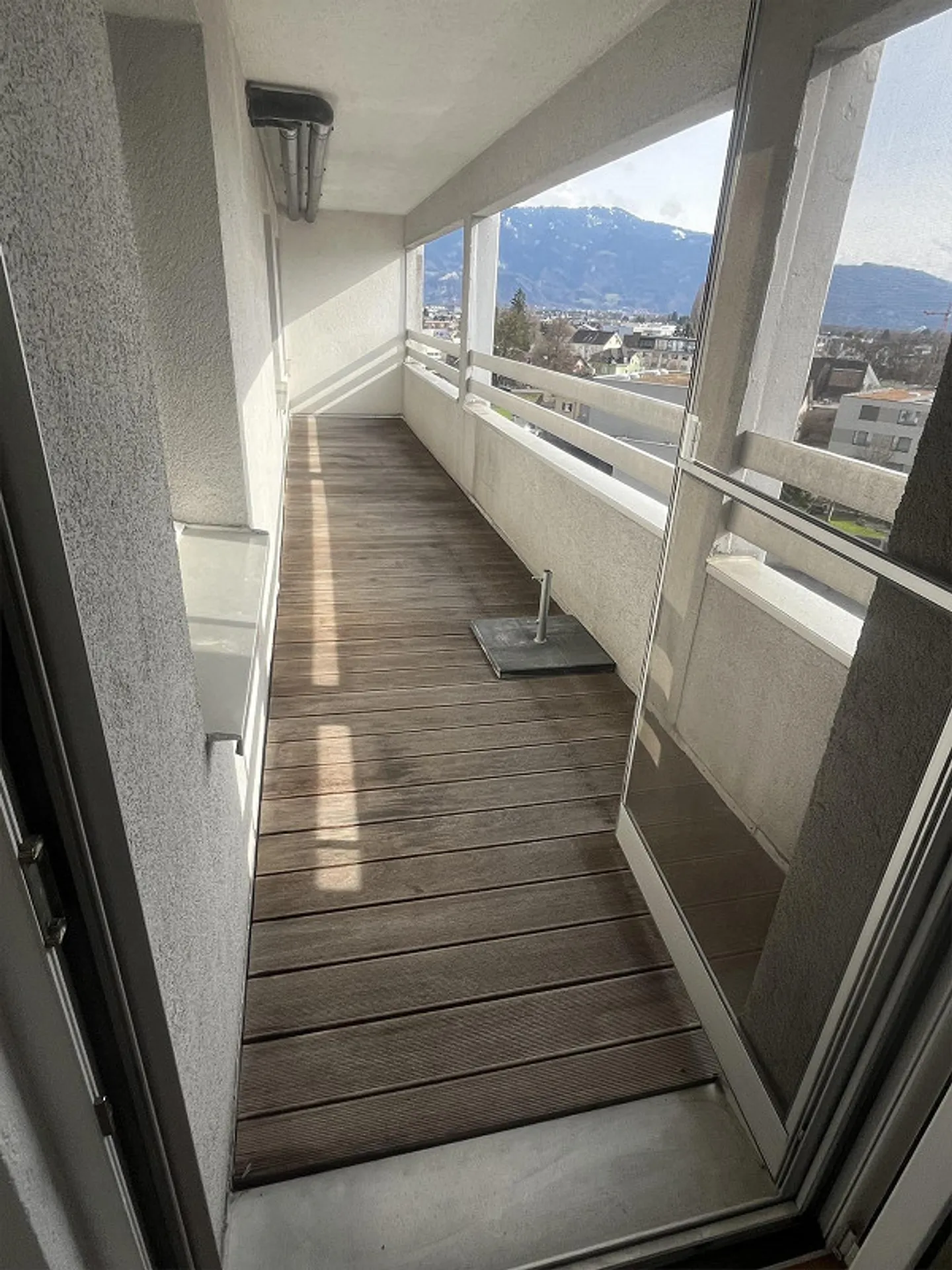 Dans le Metropol - Appartement de 4,5 pièces avec vue imprenable - Photo 3 sur 20