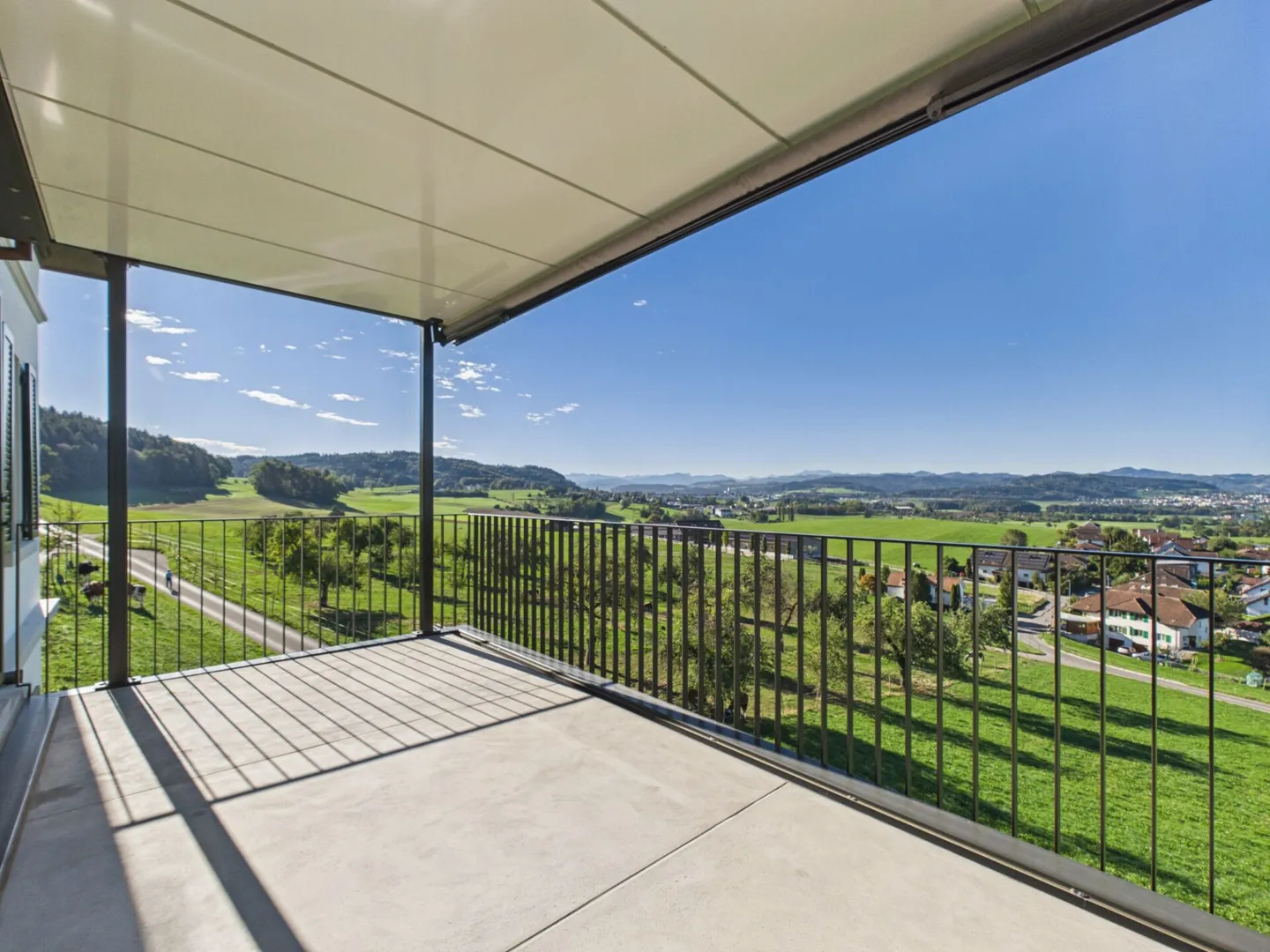 Dreamlike 5-Room Maisonette Apartment with a View - Living in Greenery near Wil - Photo 15 of 16