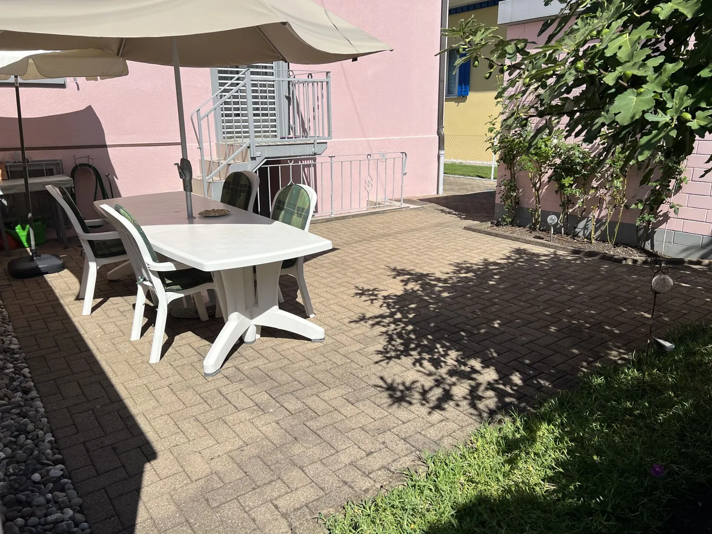 Detached single-family house with 60m2 commercial extension - Photo 11 of 14