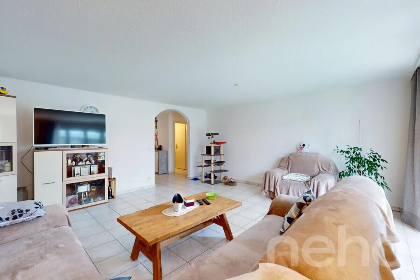 Charmante appartement de jardin 4.5 pièces avec beaucoup d'espace et une ambiance agréable - Photo 3 sur 10