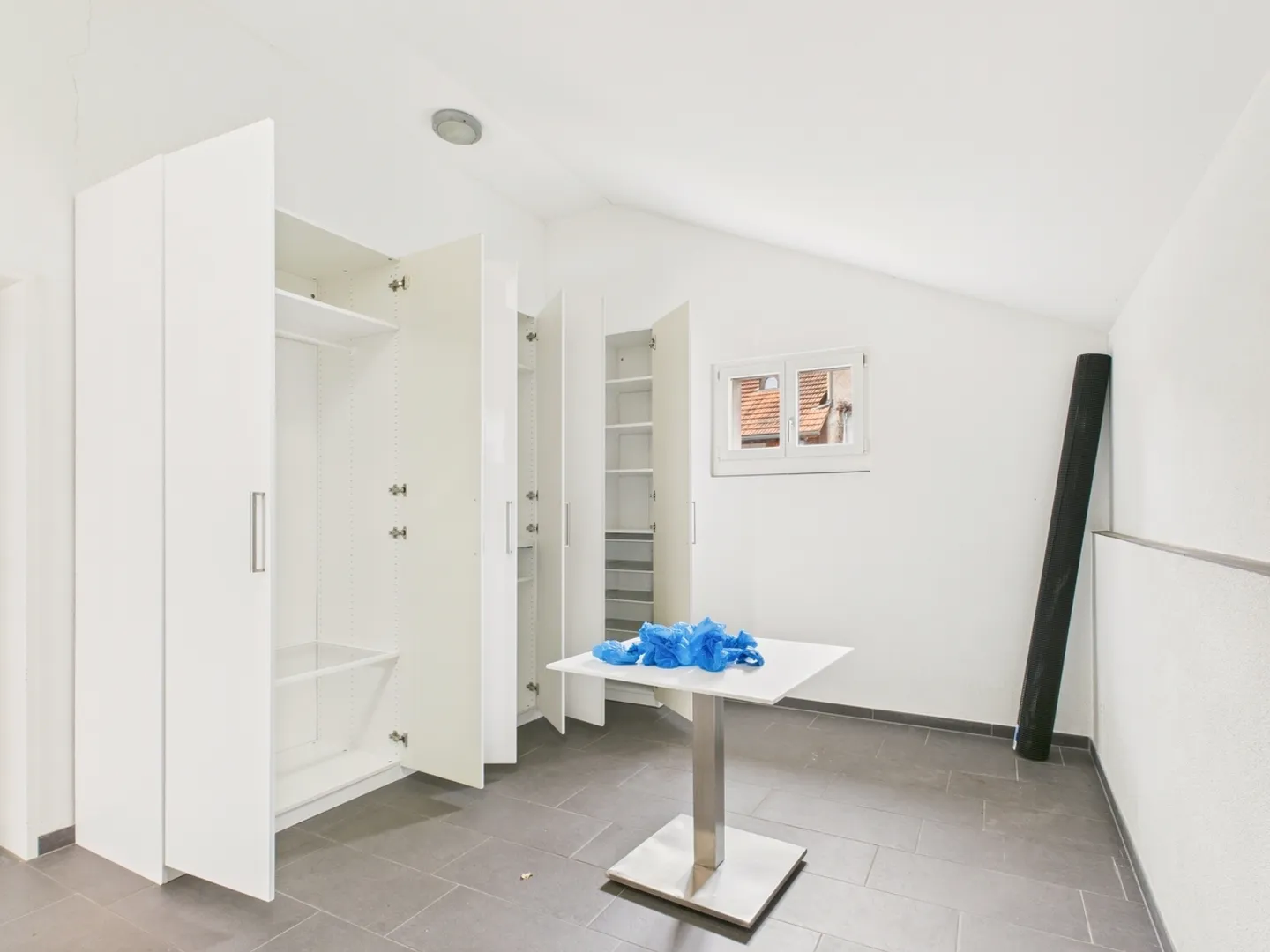 Appartement en duplex lumineux de 3 pièces dans un emplacement calme à Herrliberg - Photo 11 sur 13